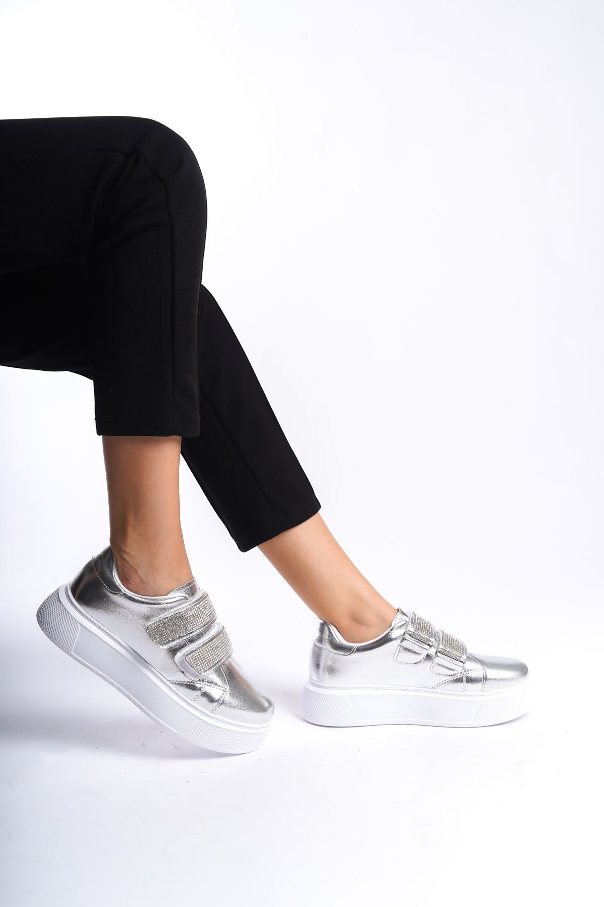 BAKGİY Gümüş Kadın Çift Cırtlı Taşlı Sneaker BG1025-101-0010