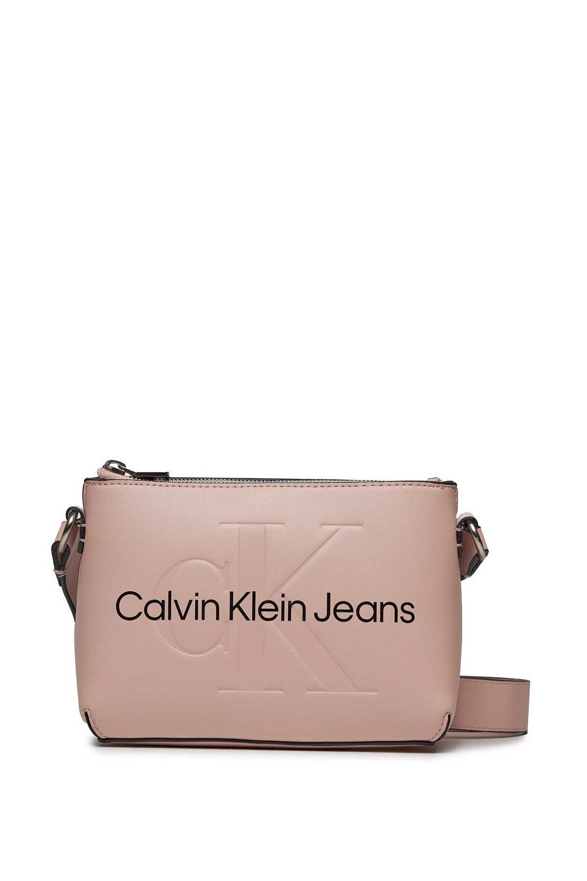 Calvin Klein Kadın Calvin Klein Sculpted Pouch Çapraz Askılı Çanta K60K610681