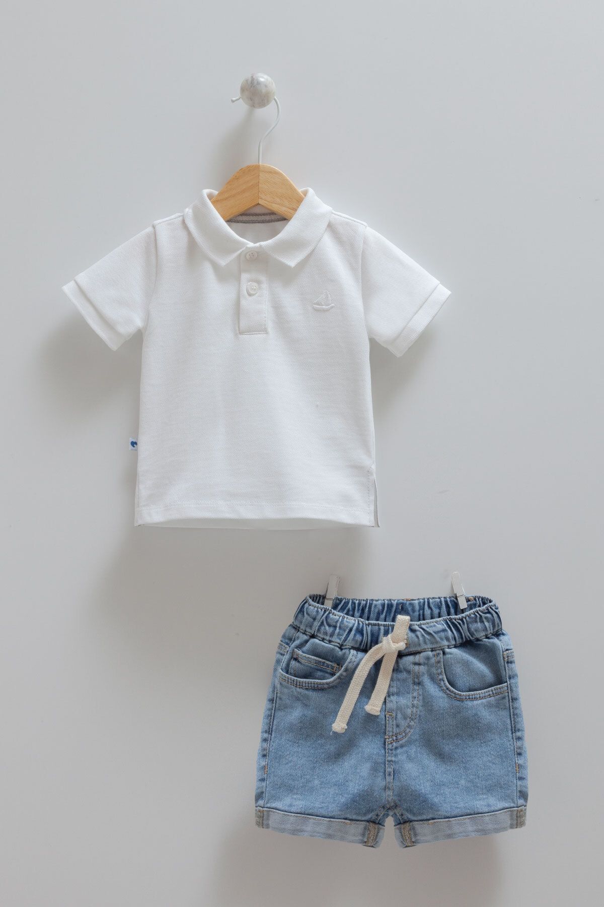 Caramell Polo Summer Collection %100 Pamuk  Erkek Beyaz  Polo Yaka Tişört Ve Kot Pantolon Takım