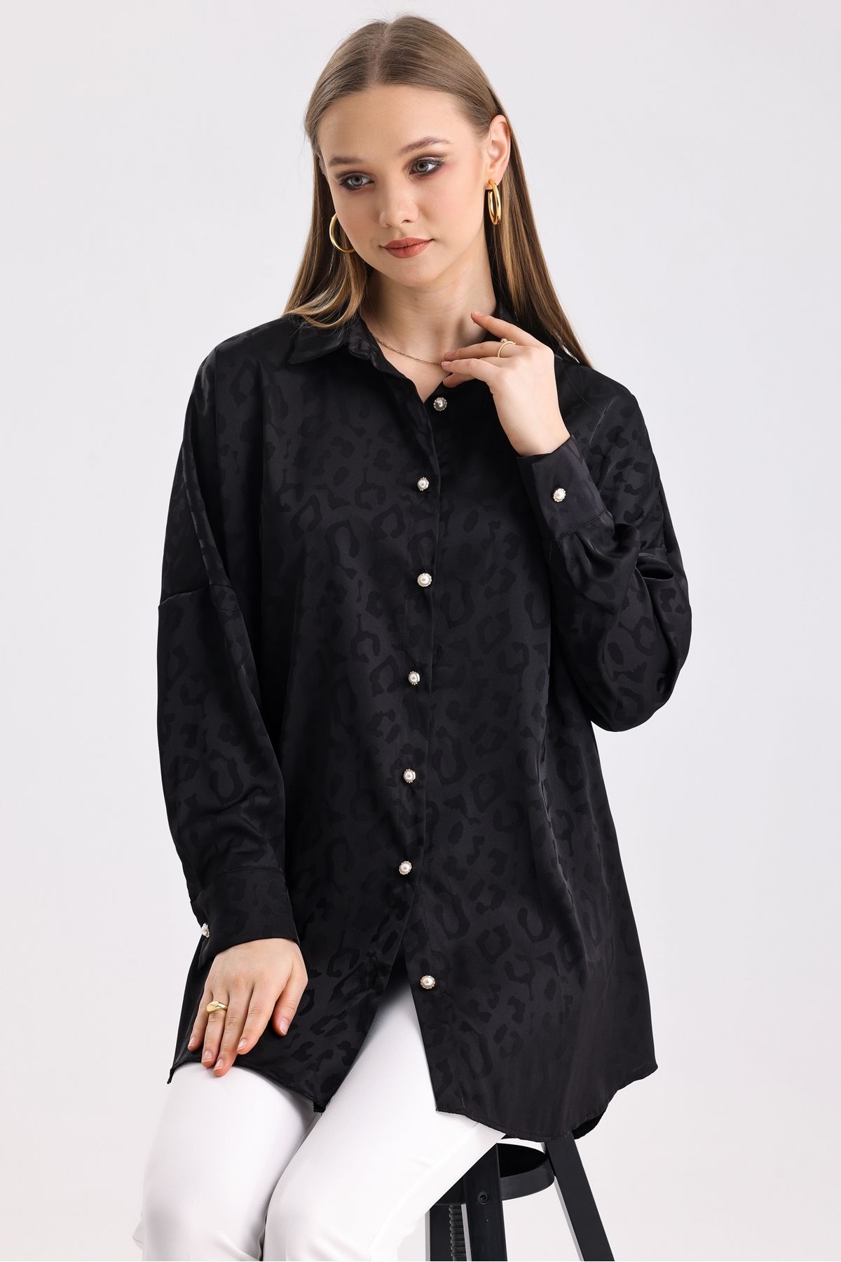 MD trend Kadın İnci Düğmeli Grafik Desenli Oversize Saten Tunik Gömlek