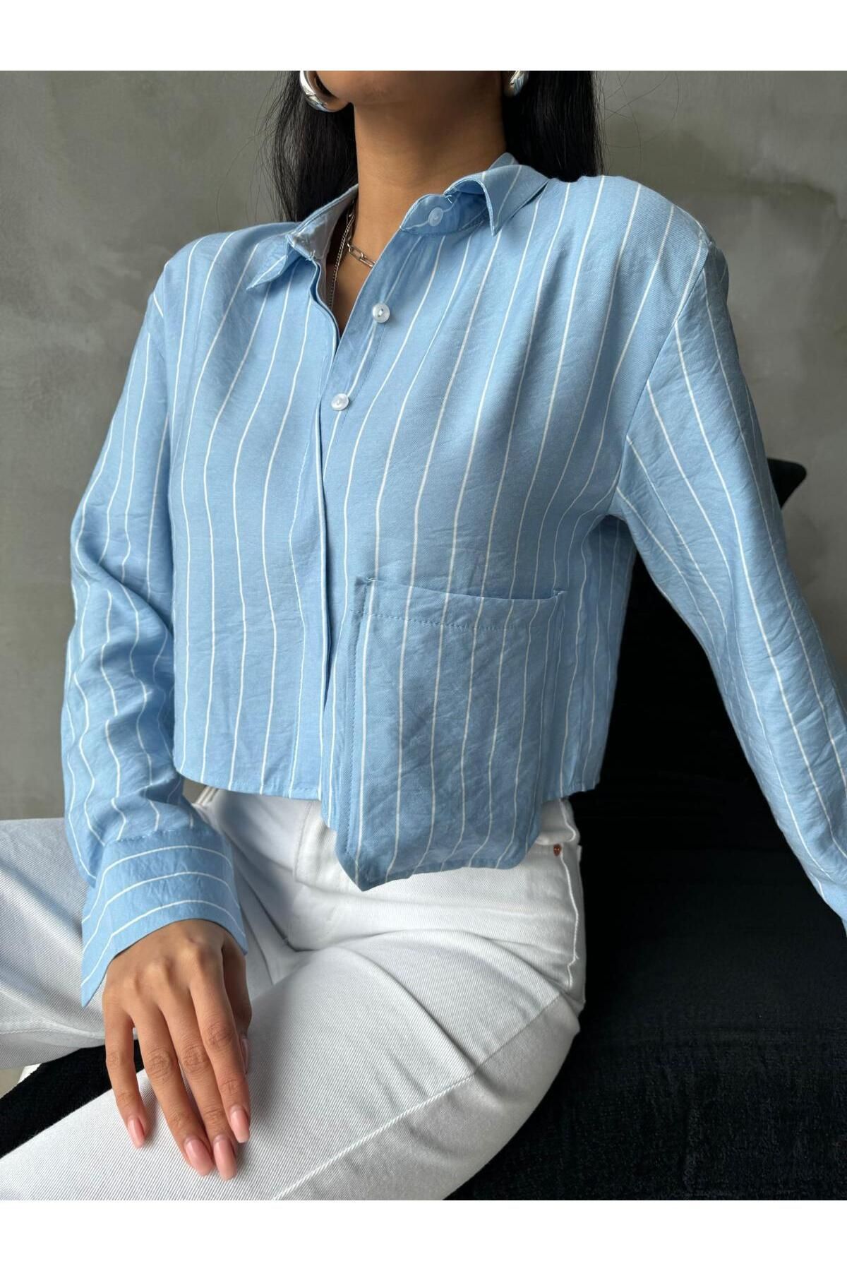 Mixray Kadın Crop Gömlek Cep Detaylı Özel Tasarım Dikey Çizgili