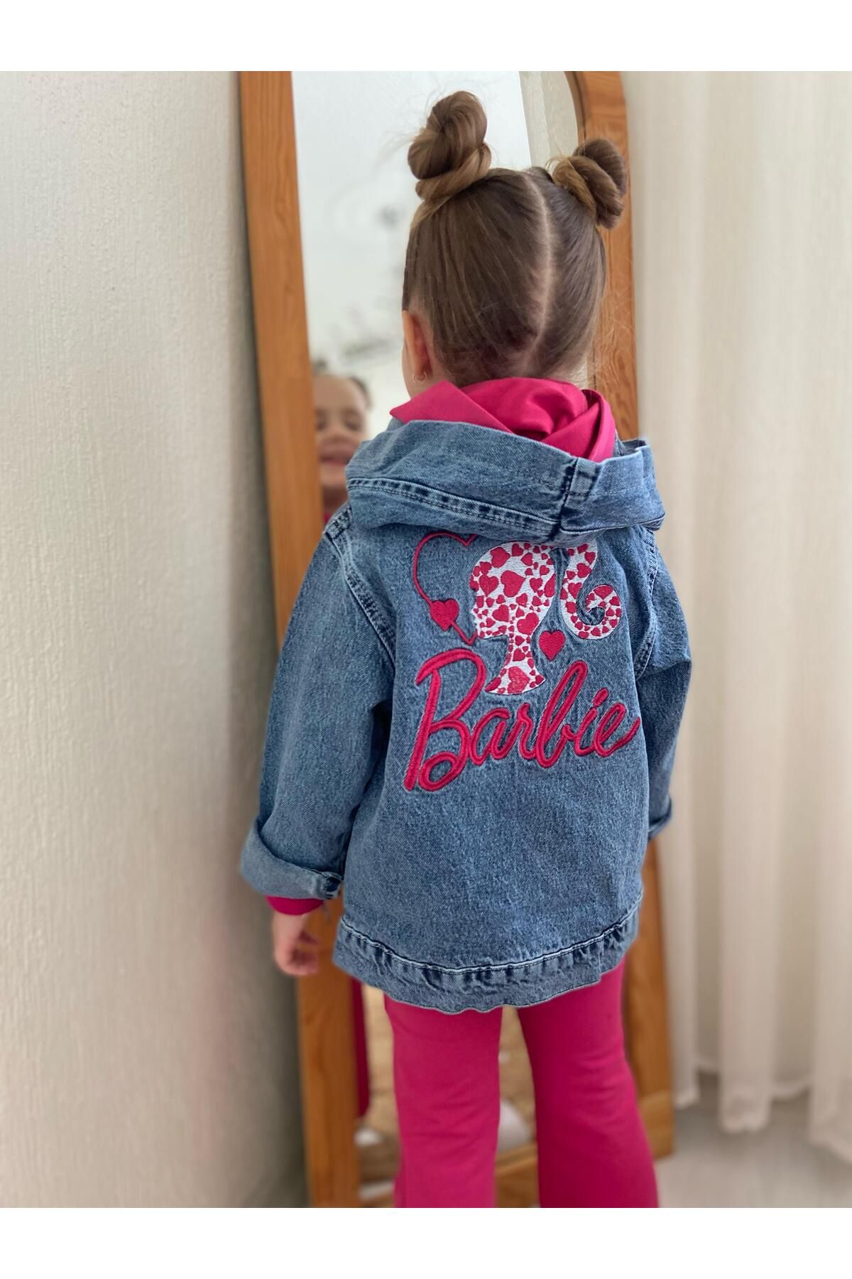 DUDOR KİDS Kız Çocuk Barbie Nakışlı Taş İşlemeli Kapüşonlu Mevsimlik Kot Ceket-Kot Mont-Bayramlık