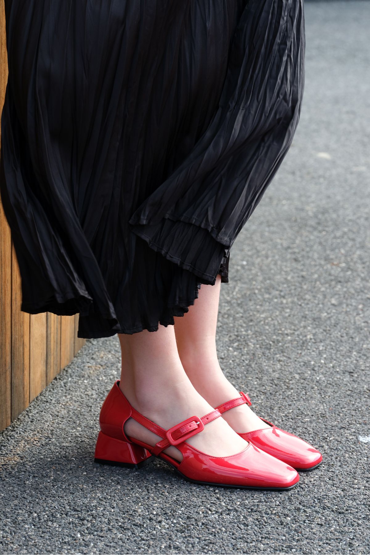 sibel durmaz Viva Kırmızı Toka Detaylı Topuklu Ayakkabı