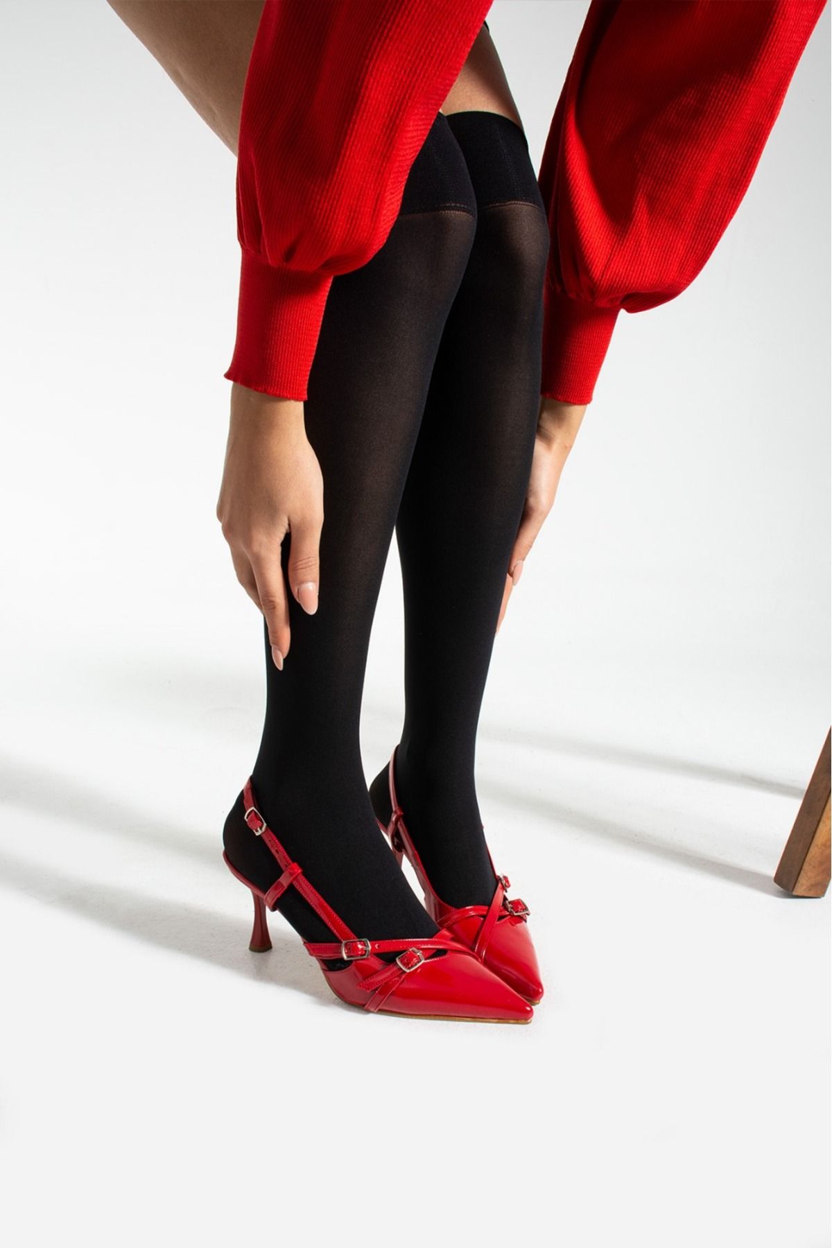 Wenti Shoes Kırmızı Rugan Sivri Burun Kemer Detaylı Topuklu Ayakkabı