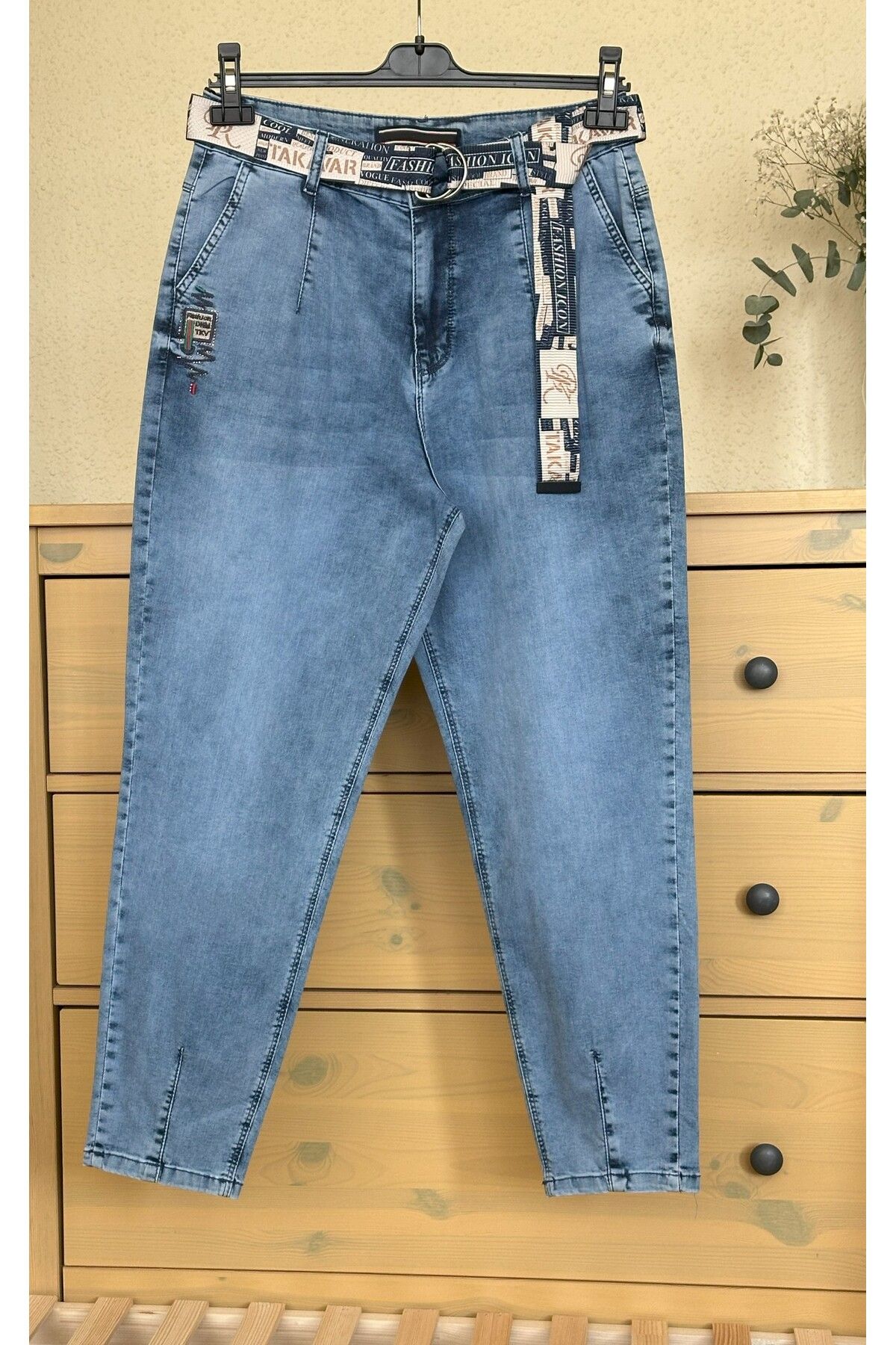 ButikEtiler Kadın Büyük Beden Mavi Renk Kemerli Yazlık Jeans Pantolon
