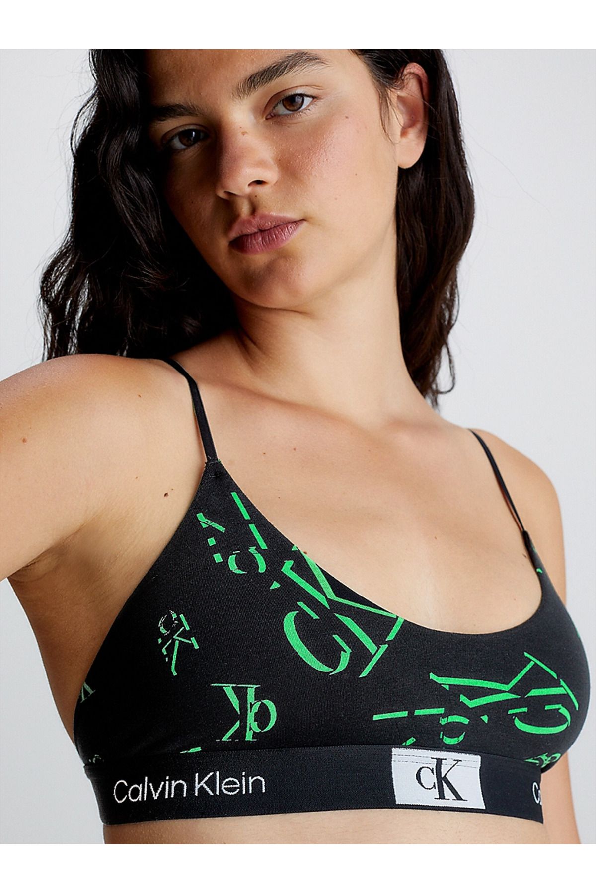Calvin Klein Kadın Marka Logolu Askılı Spor Giyim Günlük Siyah-Yeşil Spor Sütyen 000QF7216E-GNG