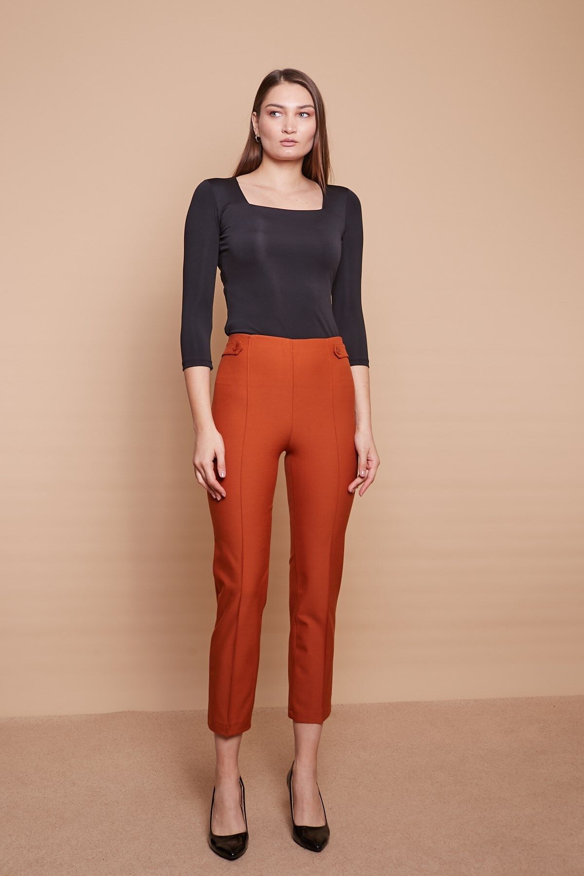 Jument Kadın Yüksek Bel Önü Dikişli Beli Apoletli Düğmeli Boru Paça Kumaş Pantolon -kiremit