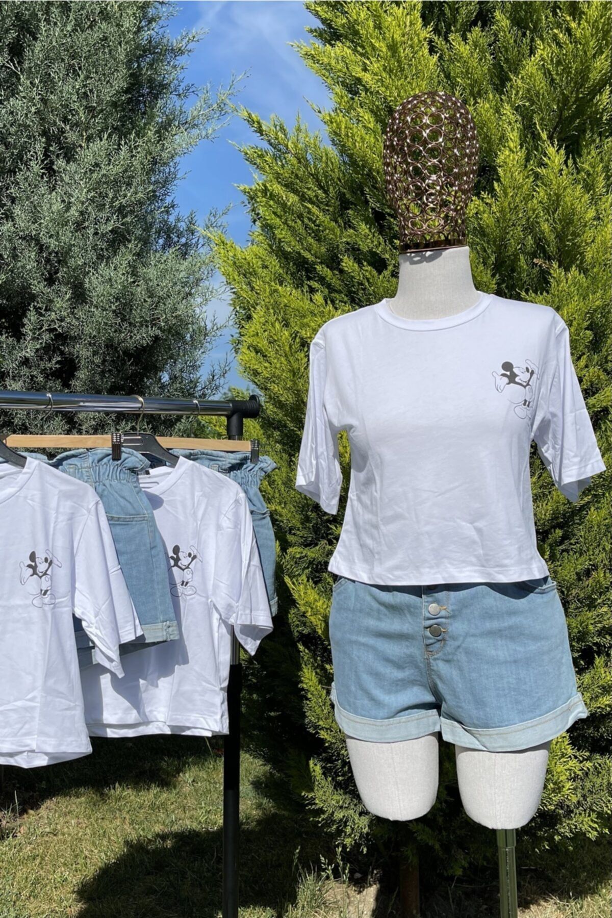 Petrark Kadın Beyaz Bisiklet Yaka Mickey Baskılı Kısa Crop T-shirt