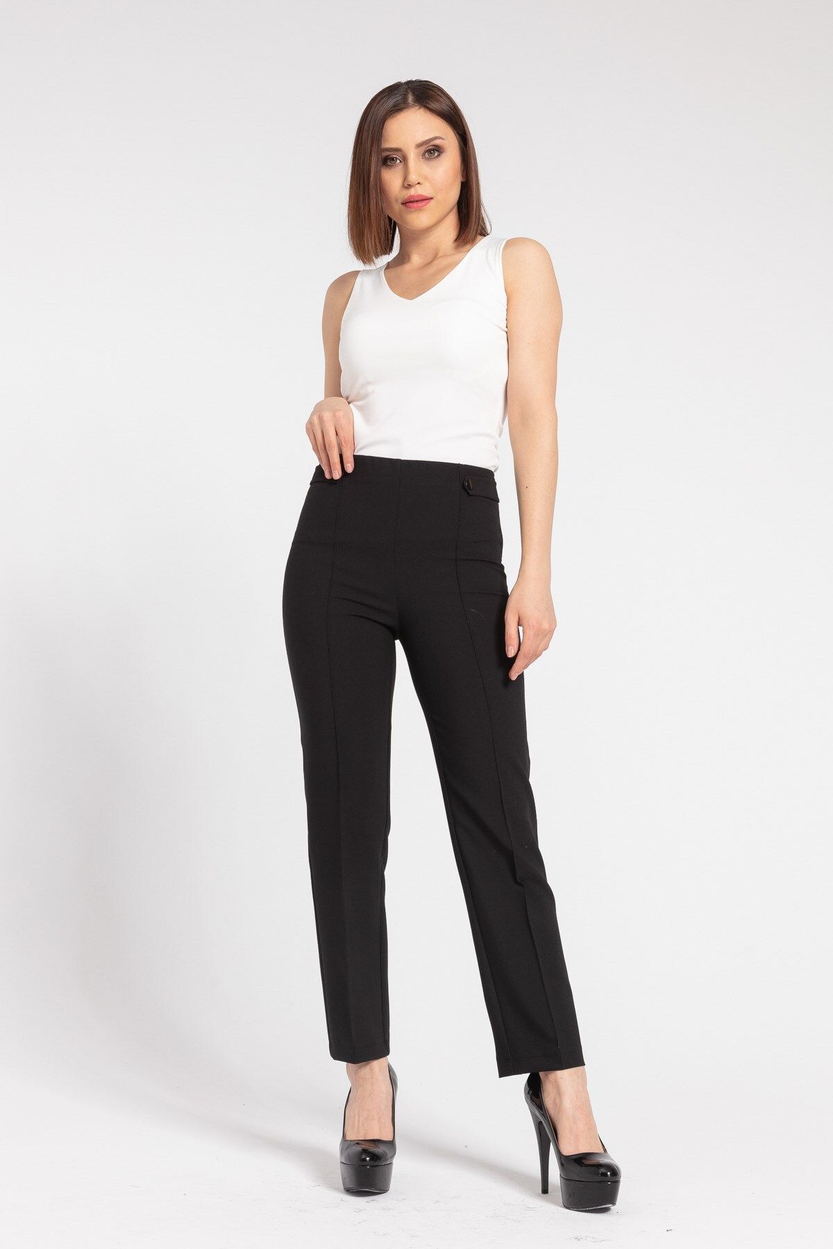 Jument Kadın Yüksek Bel Önü Dikişli Beli Apoletli Düğmeli Boru Paça Kumaş Pantolon-siyah