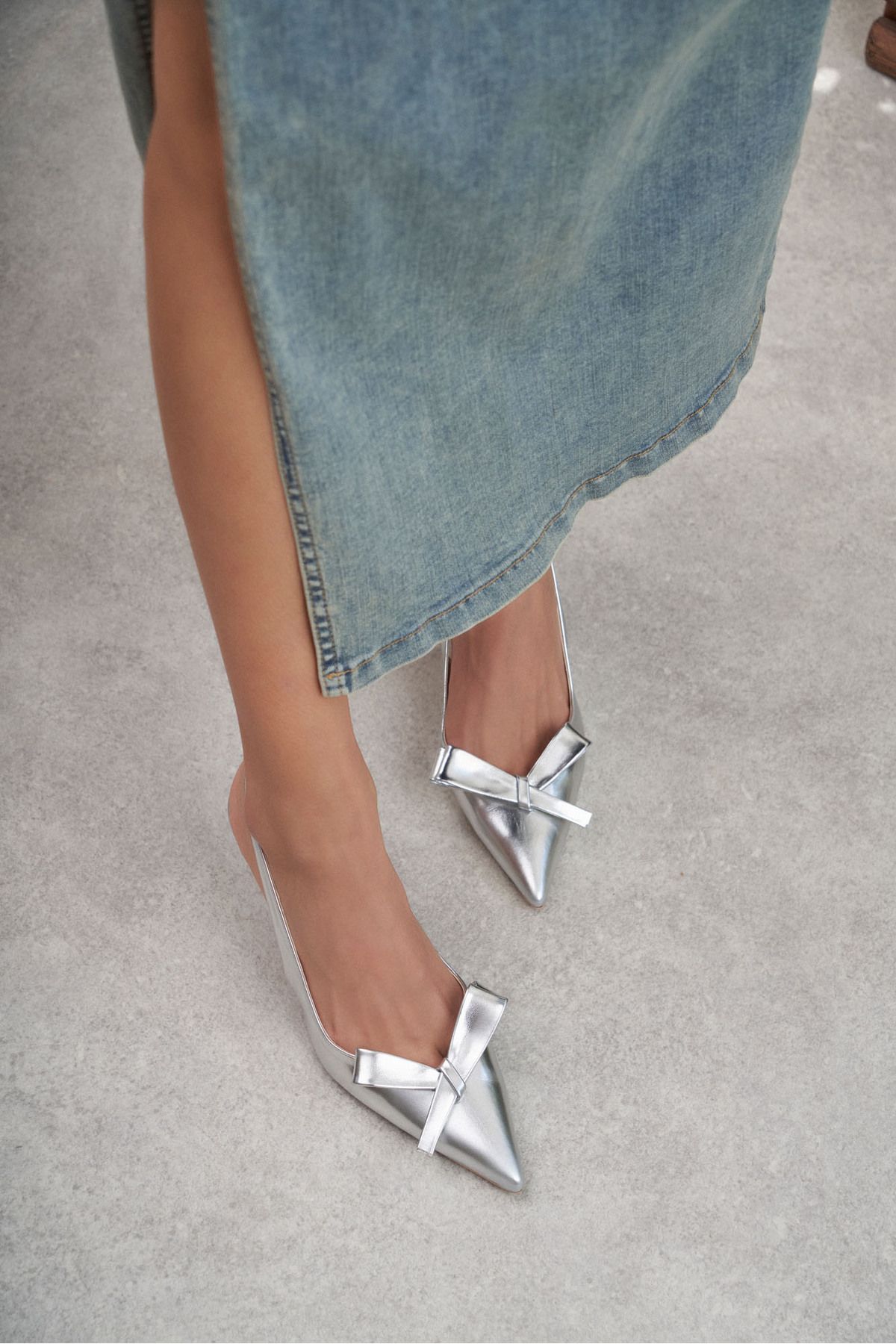 NİŞANTAŞI SHOES Lucinda Gümüş Mat Fiyonk Detay Bilek Bağlı Kadın Topuklu Ayakkabı