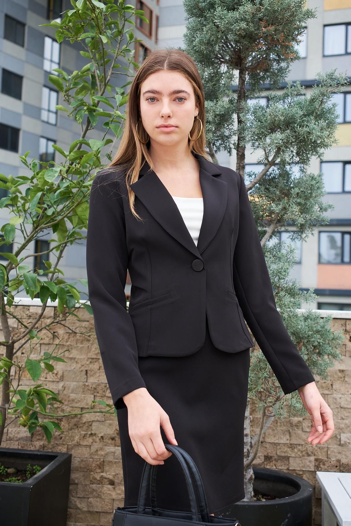 Jument Yakalı Flato Cepli Uzun Kol Pamuklu Kumaş Kısa Blazer Ofis Ceket-siyah