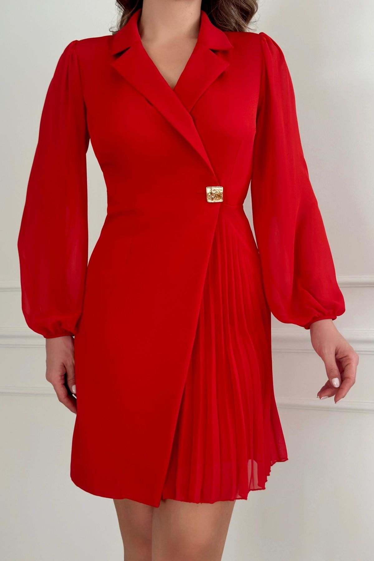 lovebox Eteği Piliseli Kruvaze Ceket Yaka Kolları Tül Detaylı Kırmızı Abiye Elbise 24K2169