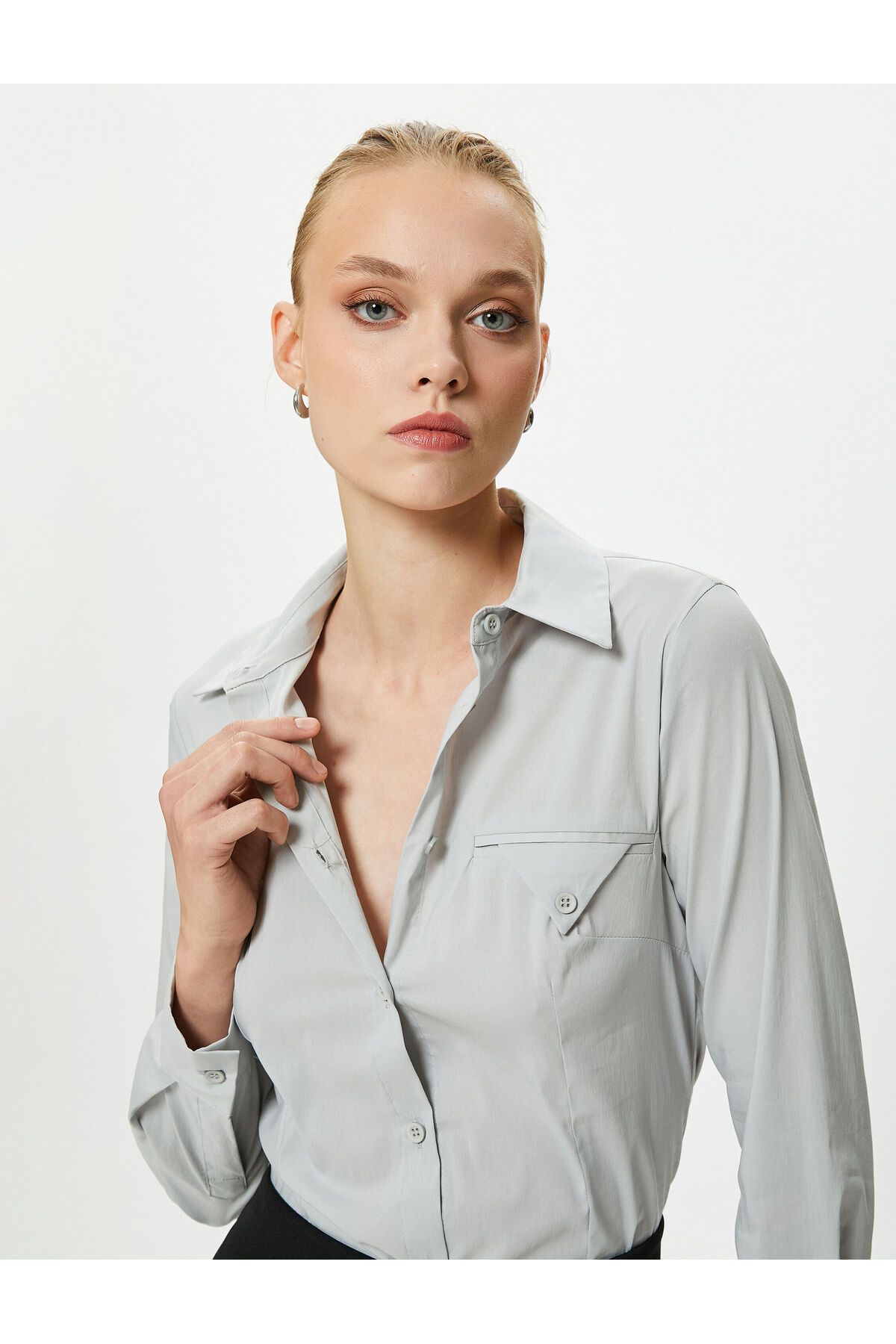 Koton Klasik Gömlek Uzun Kollu Düğmeli Cep Detaylı