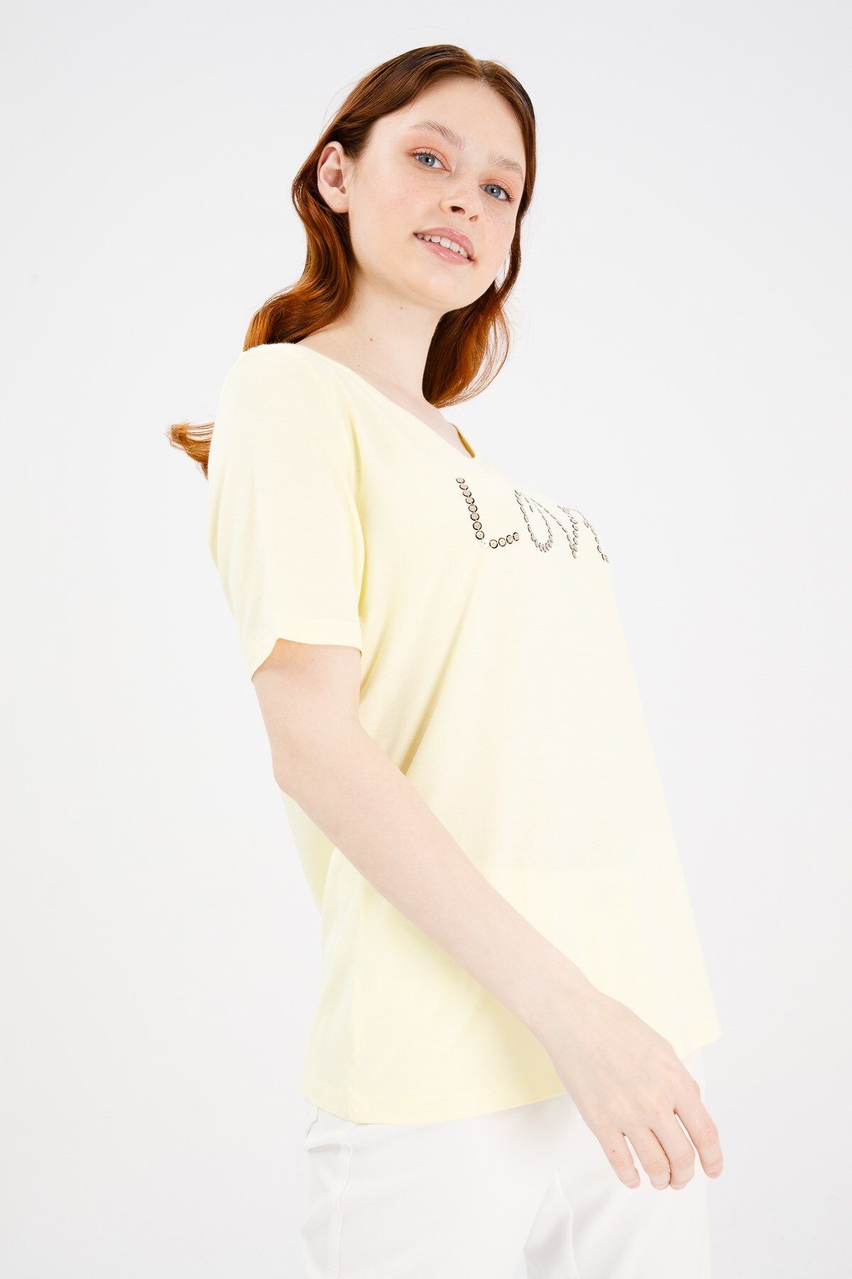 Desen Triko Kadın Sıfır Yaka Kısa Kol Love Yazılı Penye T-shirt Sarı