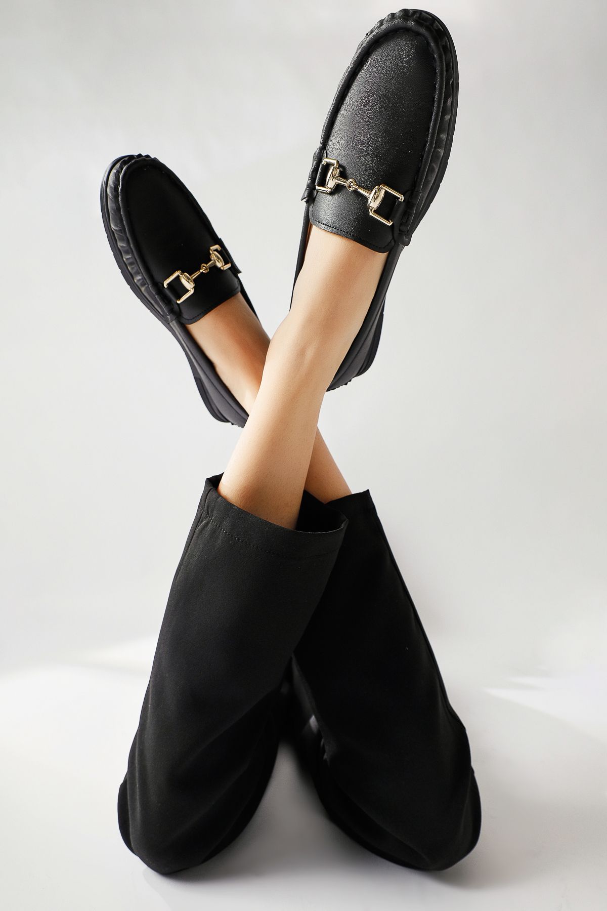Limoya Tola Siyah Toka Detaylı Günlük Ayakkabı