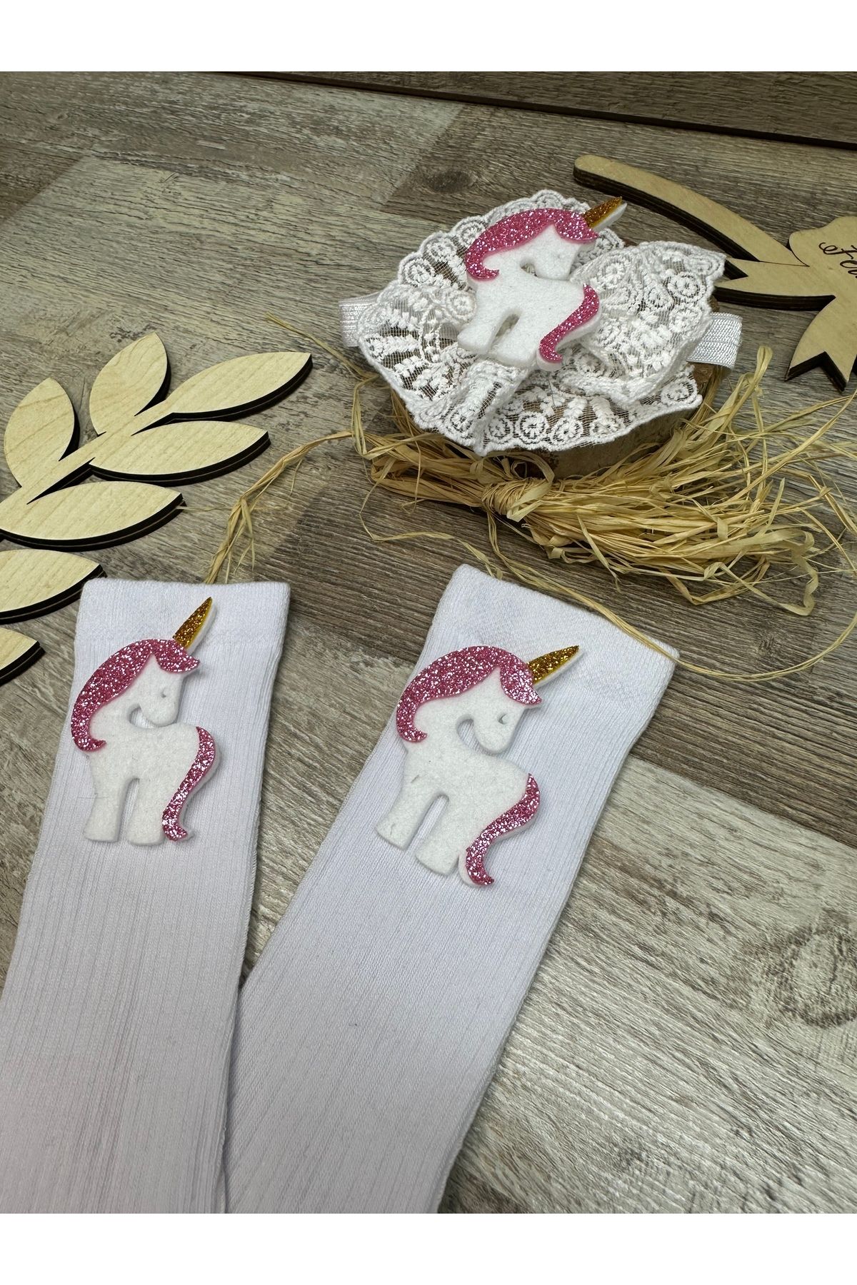 Feriatolye Unicorn figürlümüz bebek dantelli saç bandı ve diz altı çorap takımı