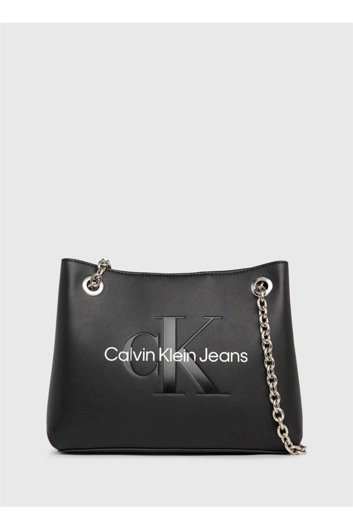 Calvin Klein SCULPTED SHOULDER BAG24 MONO