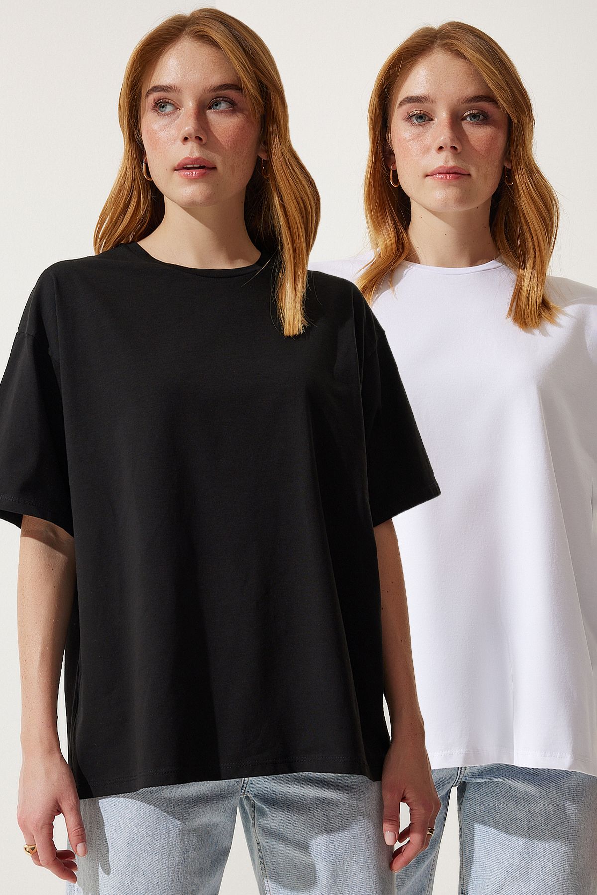 Happiness İstanbul Kadın Siyah Beyaz Basic Oversize 2'Li Takım Örme T-Shirt HW00008