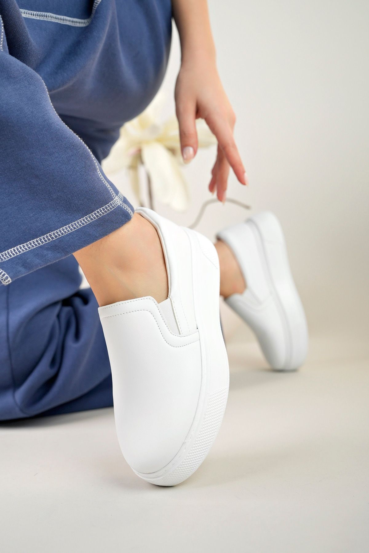 Entella Store Kadın Beyaz Günlük Lastikli Ayakkabı
