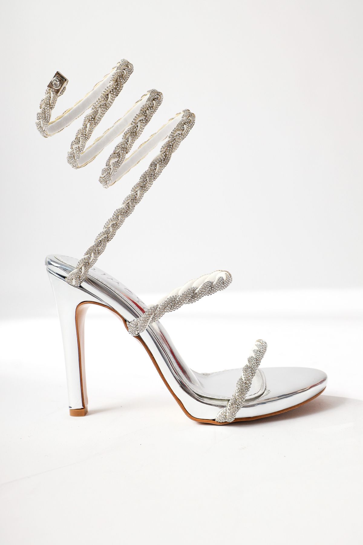 Limoya Loni Gümüş Rugan Sipral Taşlı Bantlı Topuklu Ayakkabı