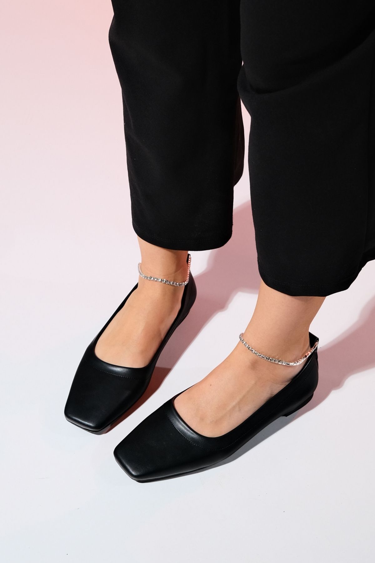 luvishoes POHAN Siyah Cilt Taş Detaylı Kadın Babet Ayakkabı
