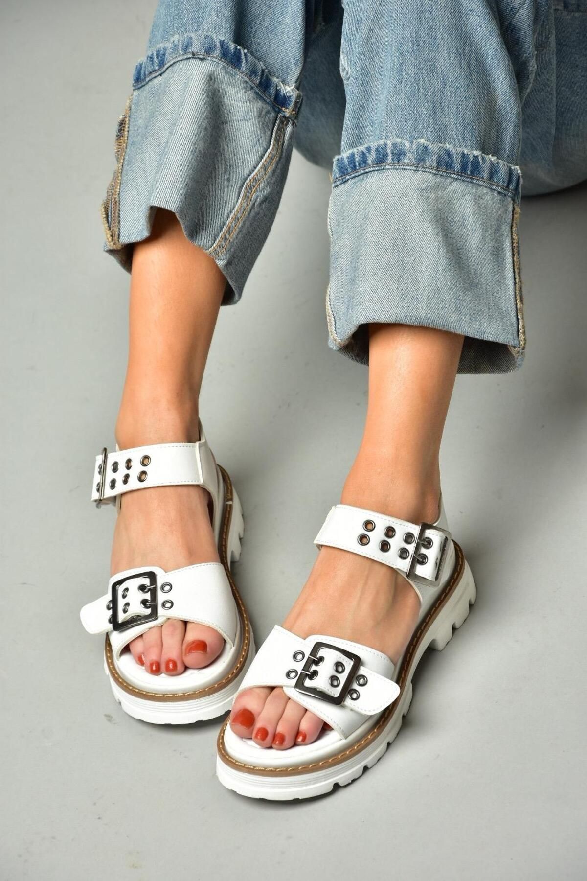 Fox Shoes S996074009 Beyaz Kadın Sandalet