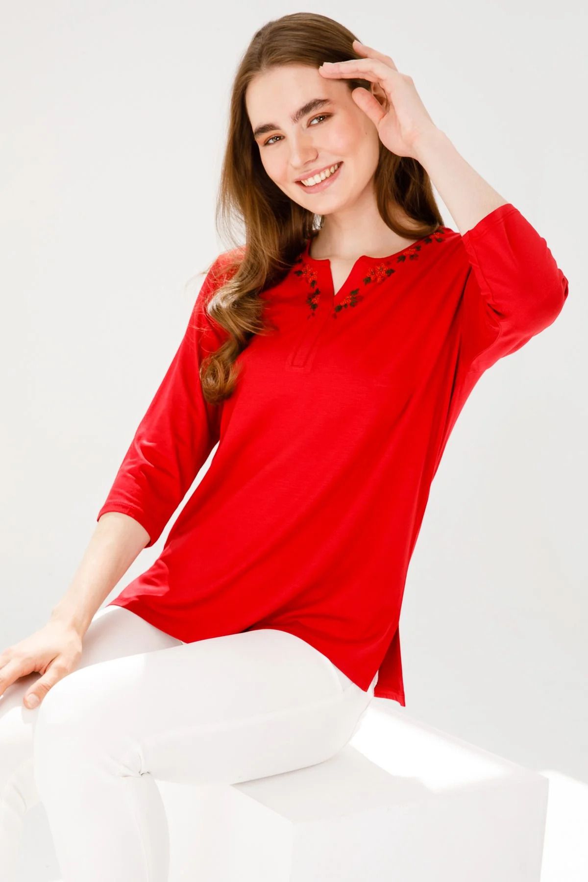 Desen Triko Kadın Açma Yaka Uzun Kol İşlemeli Penye Bluz Kırmızı