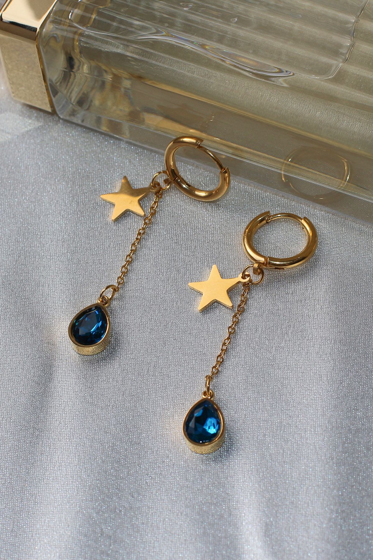 peony jewelry Altın Rengi Paslanmaz Çelik Parlak Yıldız Tasarımlı Safir Mavi Damla Taşlı Sallanır Küpe