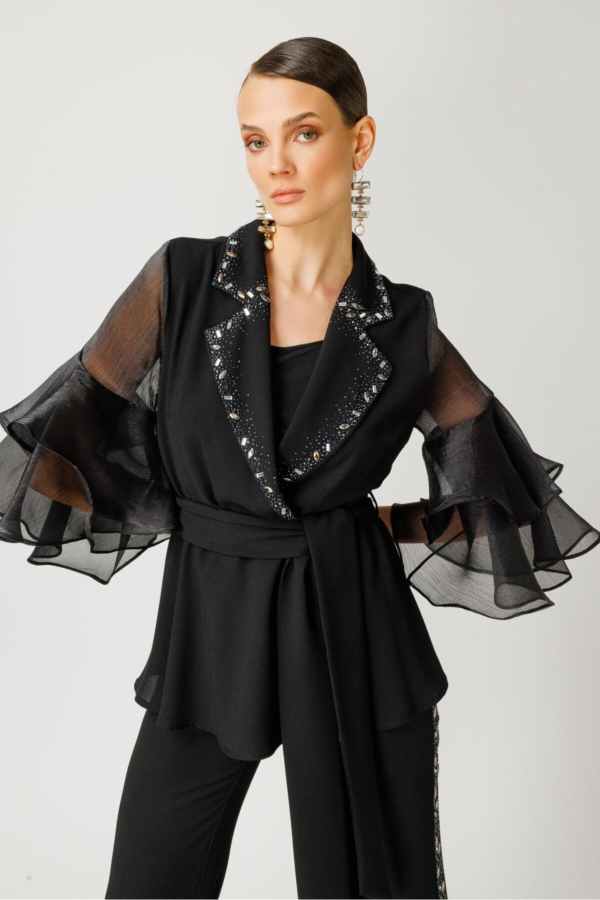 Moda İlgi Modailgi Kolları Volanlı Yakası Taşlı Ceket Siyah