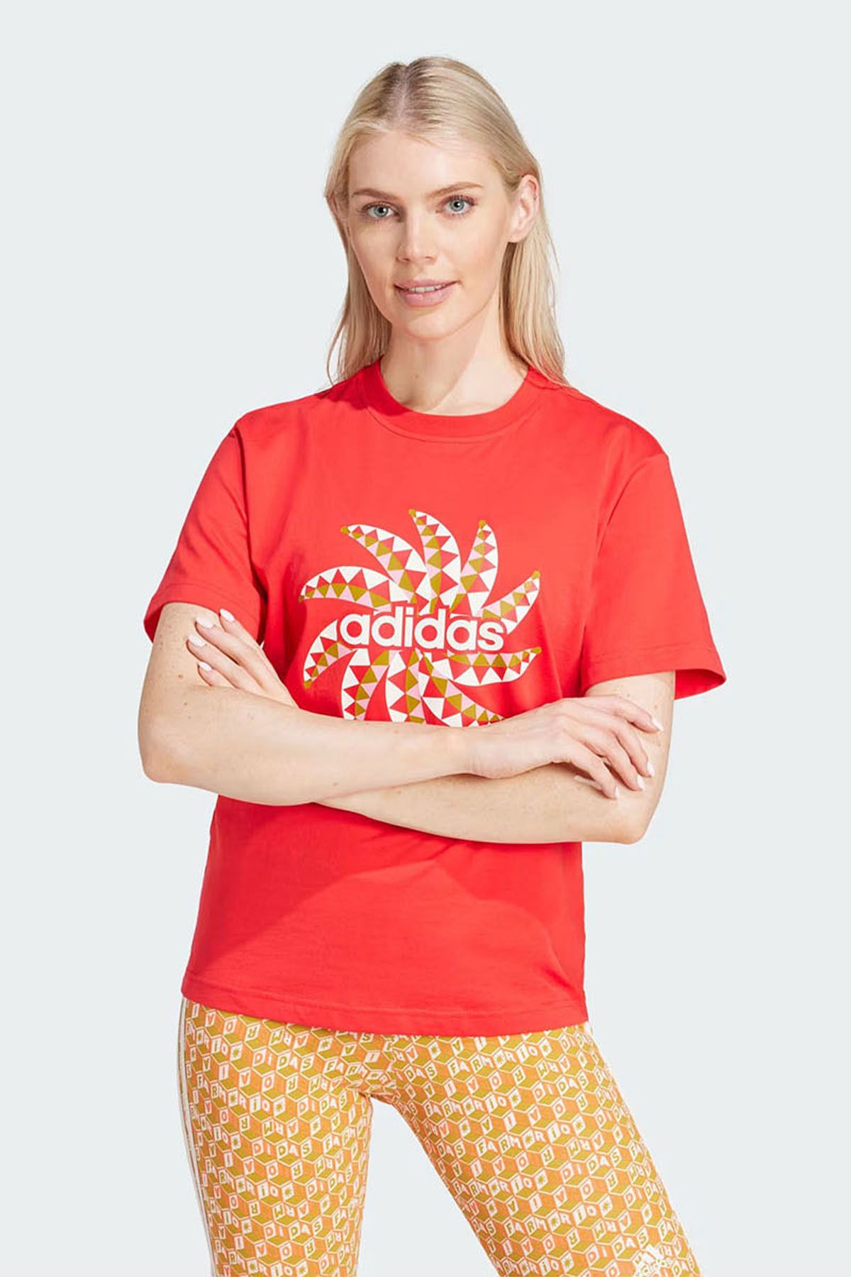 adidas Kadın Günlük T-shirt Farm Gfx Tee Iq4486