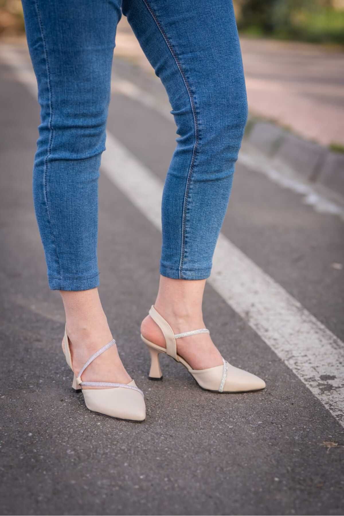 Weynes Kadın Krem  Kalem Topuklu 7 Cm Taşlı Günlük Topuklu Ayakkabı  Wsb0706