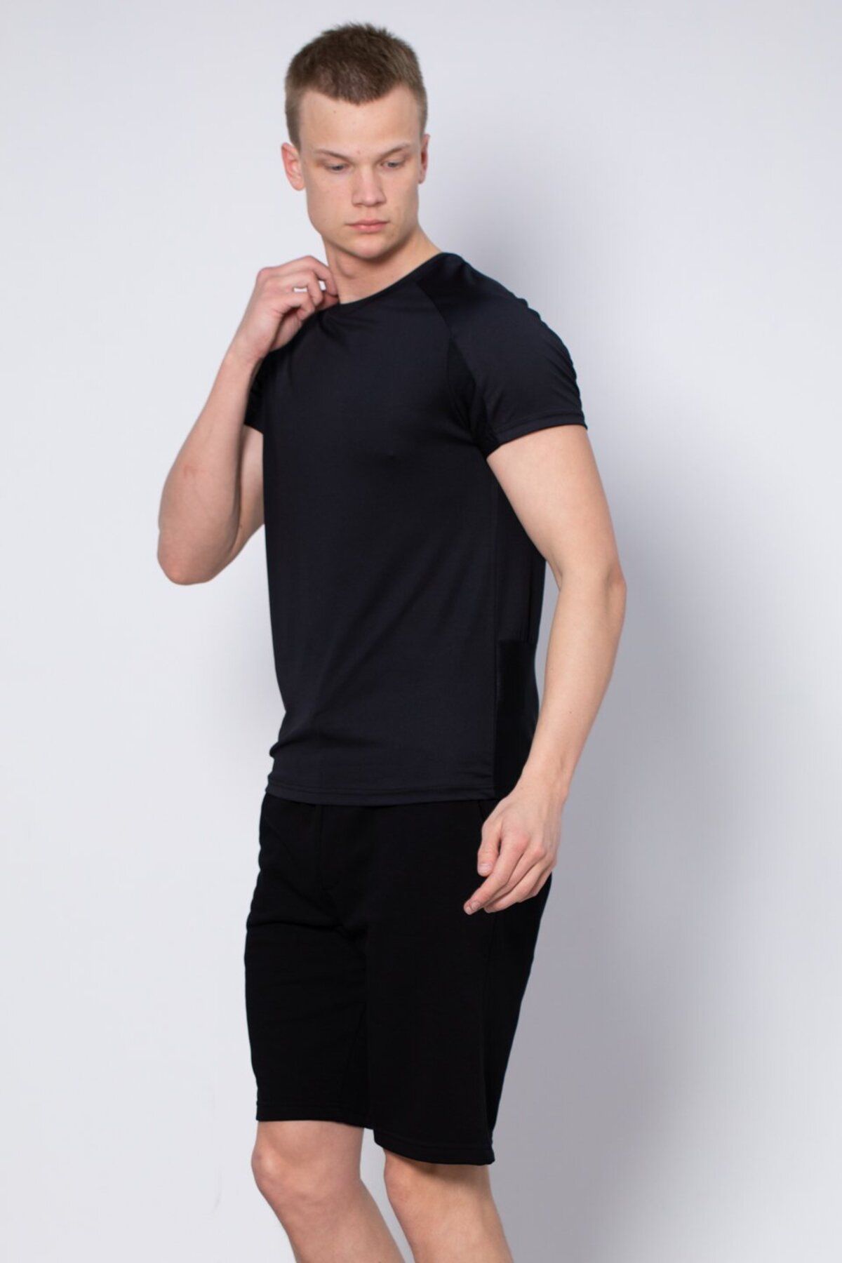 BARRELS AND OIL Premium Baskılı Sporcu T-Shirt - Siyah