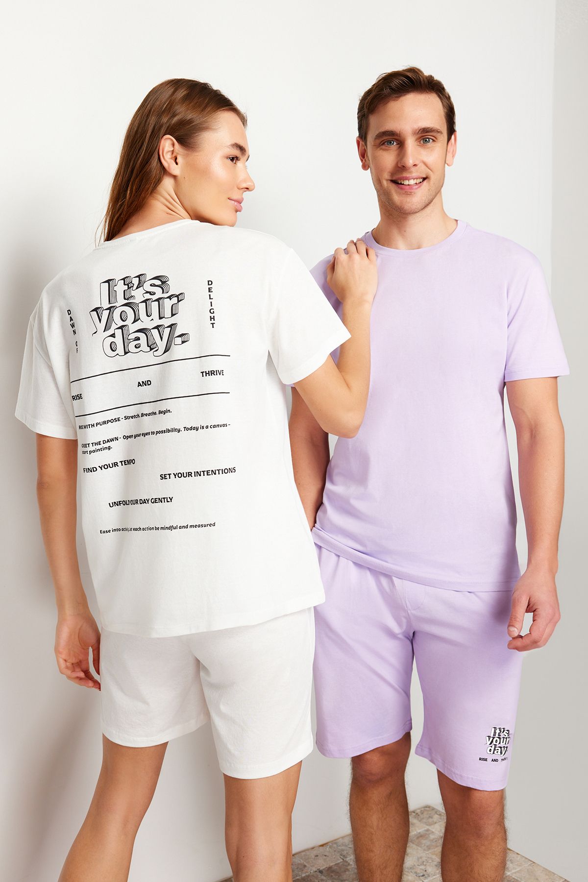 TRENDYOL MAN Açık Lila Baskılı Regular Fit Couple Örme Şortlu Pijama Takımı TMNSS24PT00009