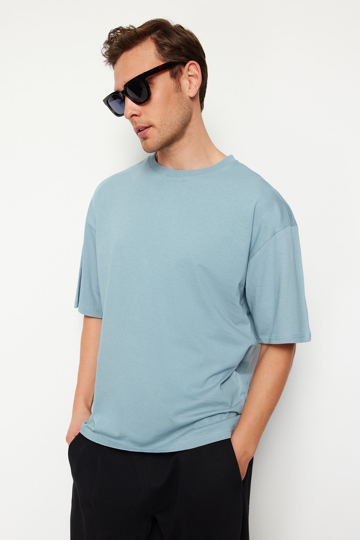 TRENDYOL MAN Mavi  Oversize Yazı Baskılı %100 Pamuk T-Shirt TMNSS21TS2037