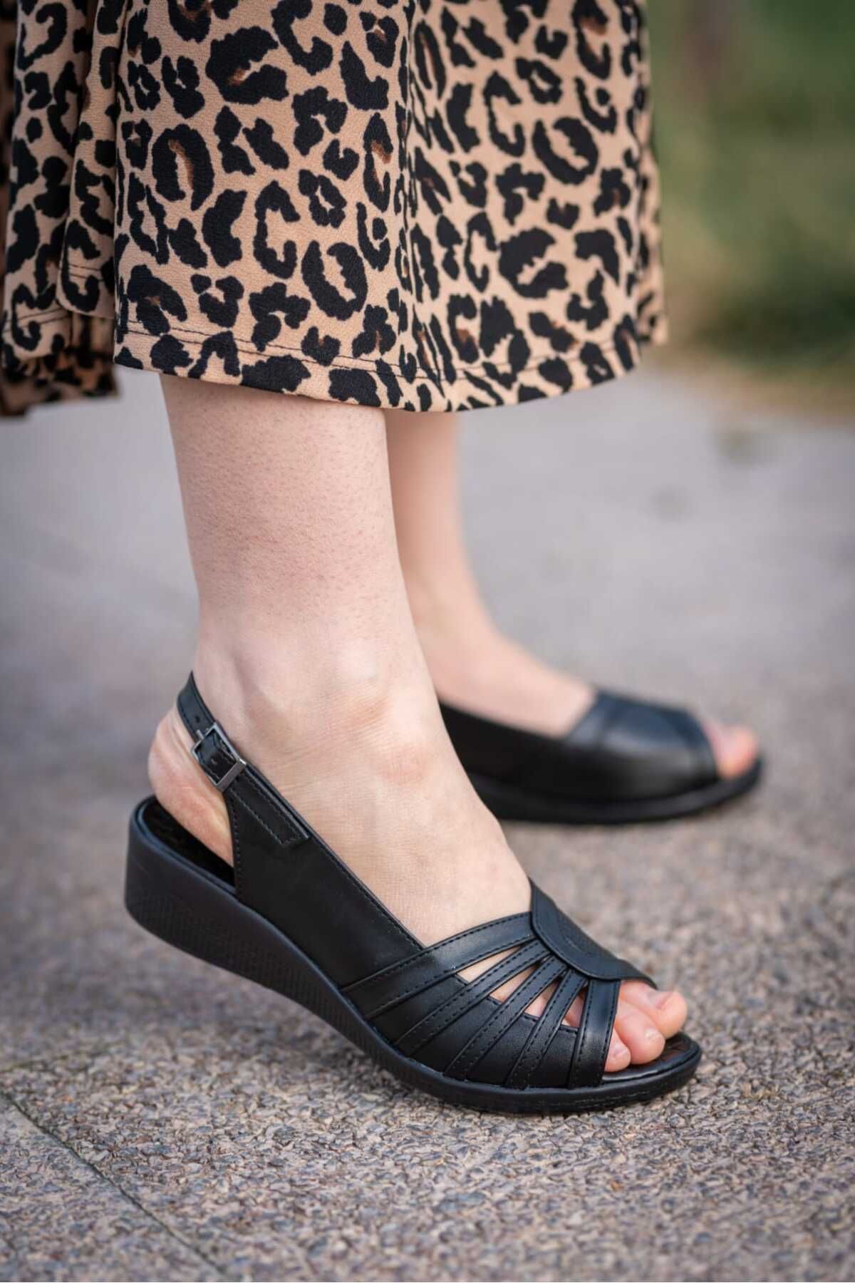 Cobbalt Kadın Siyah 5 Şerit Anne Ortopedik Günlük Sandalet Rm0810