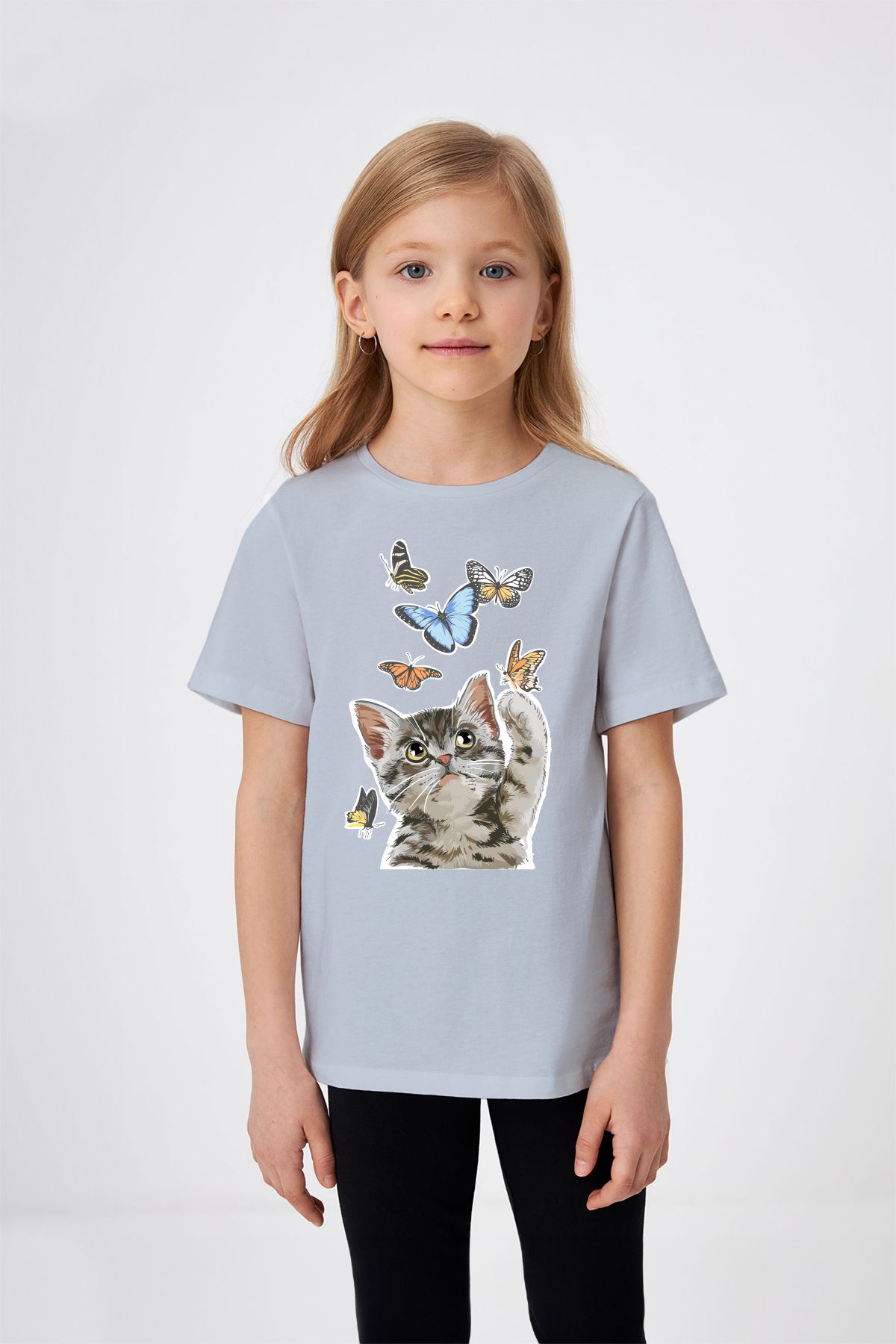 ADABEBEK Kelebeklerle Oynayan Kedicik Baskılı Kız Çocuk Tişört
