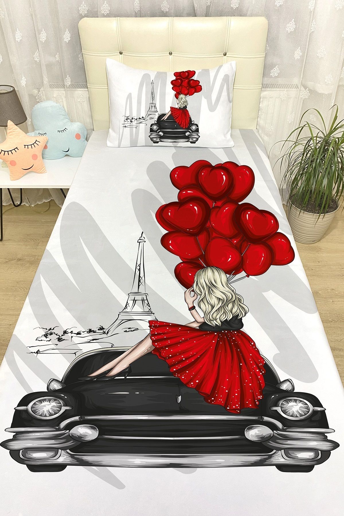 Rual Bebek& Çocuk OdasıKırmızı Güllü Klasik Arabalı Kız Desenli Yatak Örtüsü ve Yastık Kılıfı