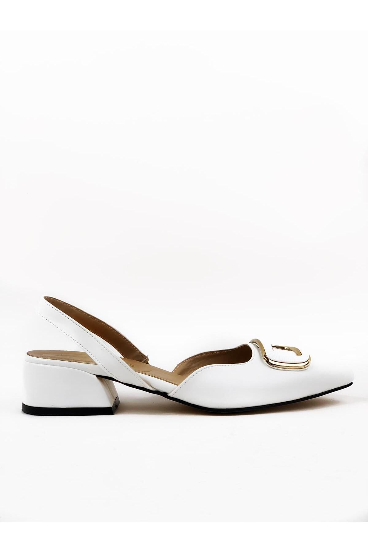bescobel Kadın Karel Beyaz Alçak Topuk Arkası Açık Kare Tokalı Sandalet Terlik