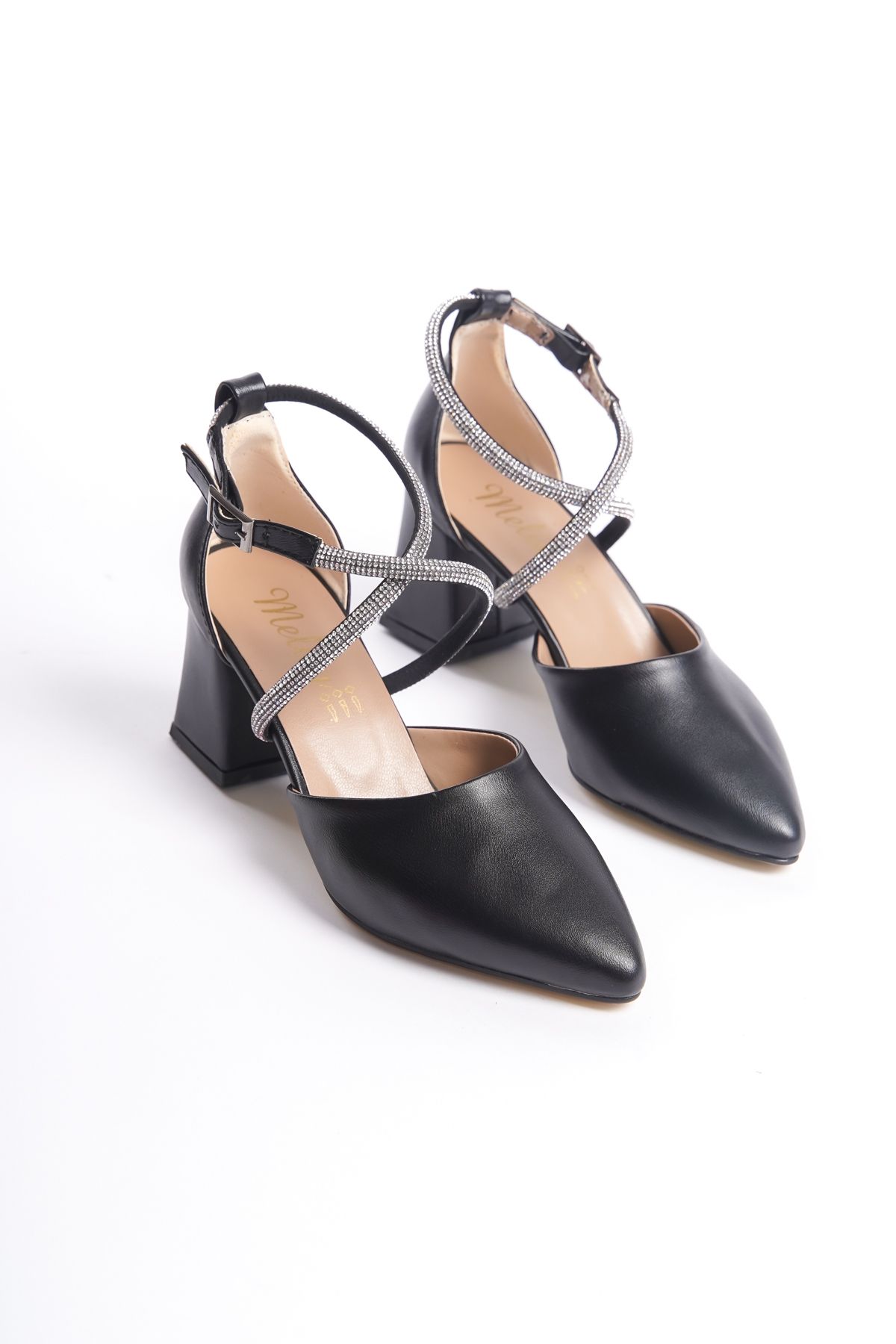 Moda Değirmeni Siyah Cilt Kadın Çapraz Taşlı Topuklu Ayakkabı Bg1152-119-0002