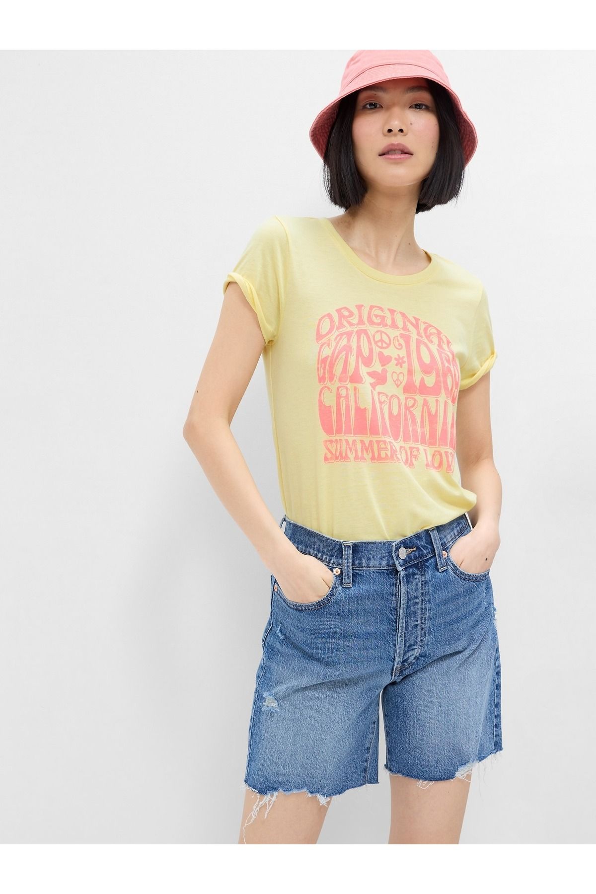 GAP Kadın Sarı Grafik Baskılı Bisiklet Yaka T-shirt
