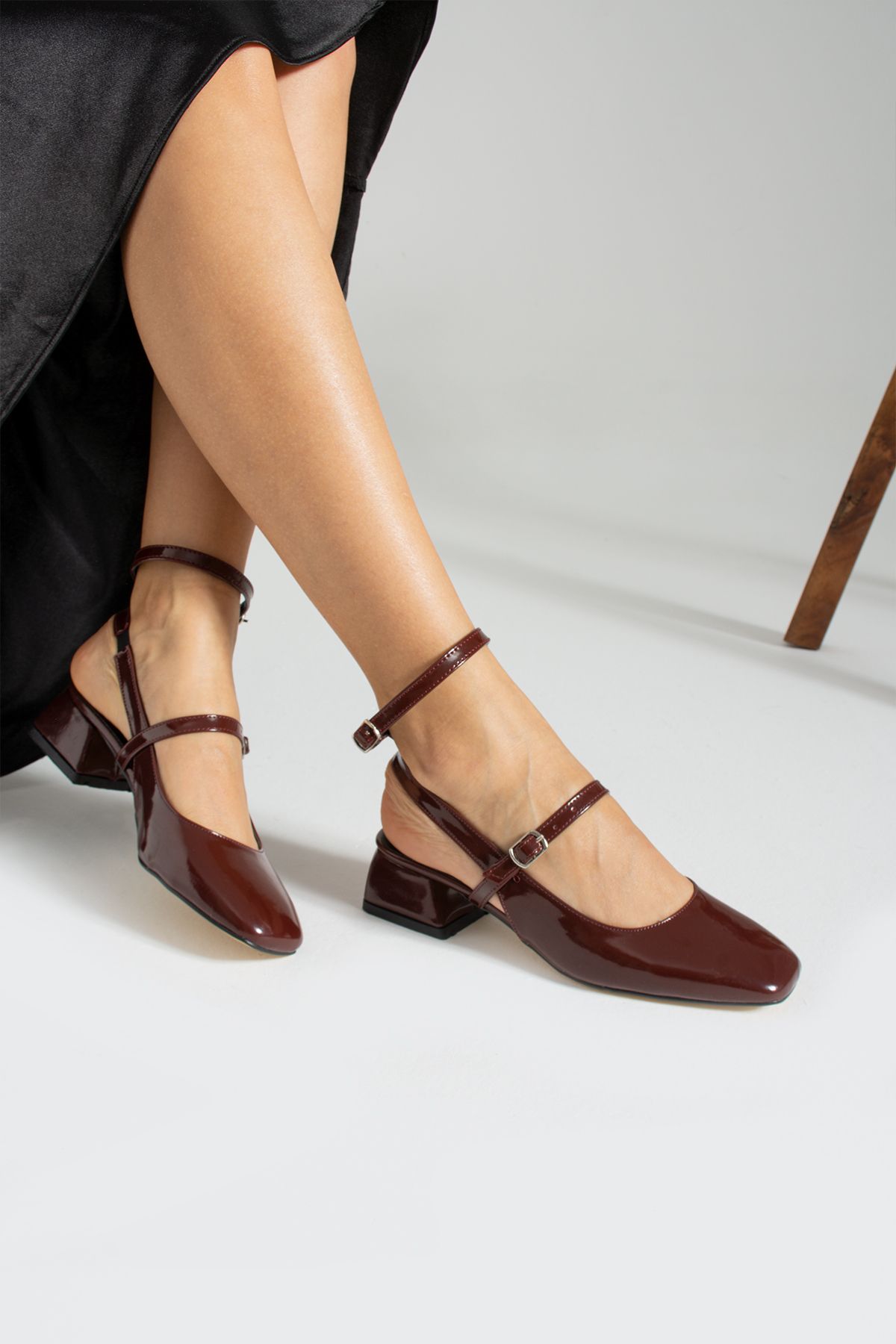 İnan Ayakkabı Kadın Bordo Renk Toka Detaylı Günlük Ayakkabı & Babet (3 Cm Topuk )