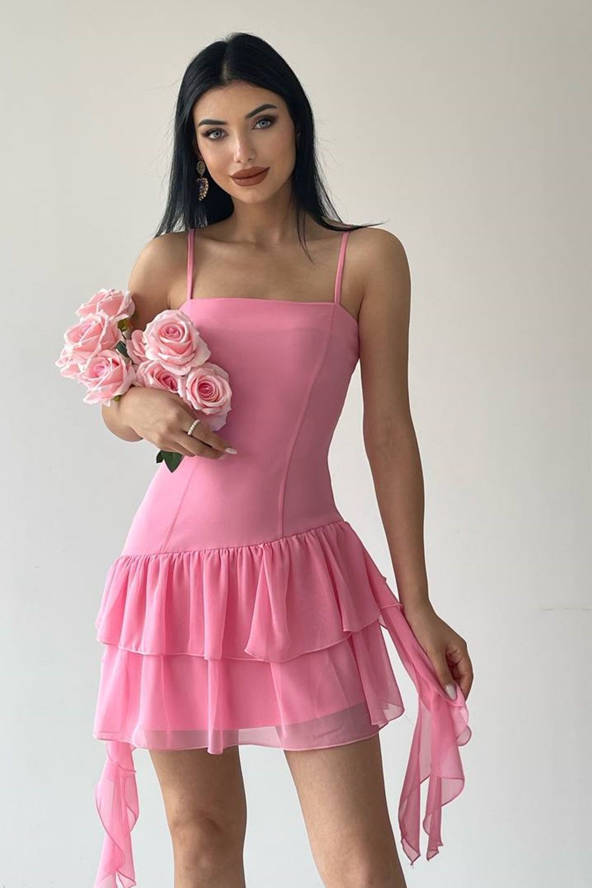 lovebox Kadın Atlas Kumaş Eteği Katlı Şifon Tasarım Askılı Pembe Mini Abiye Elbise 230