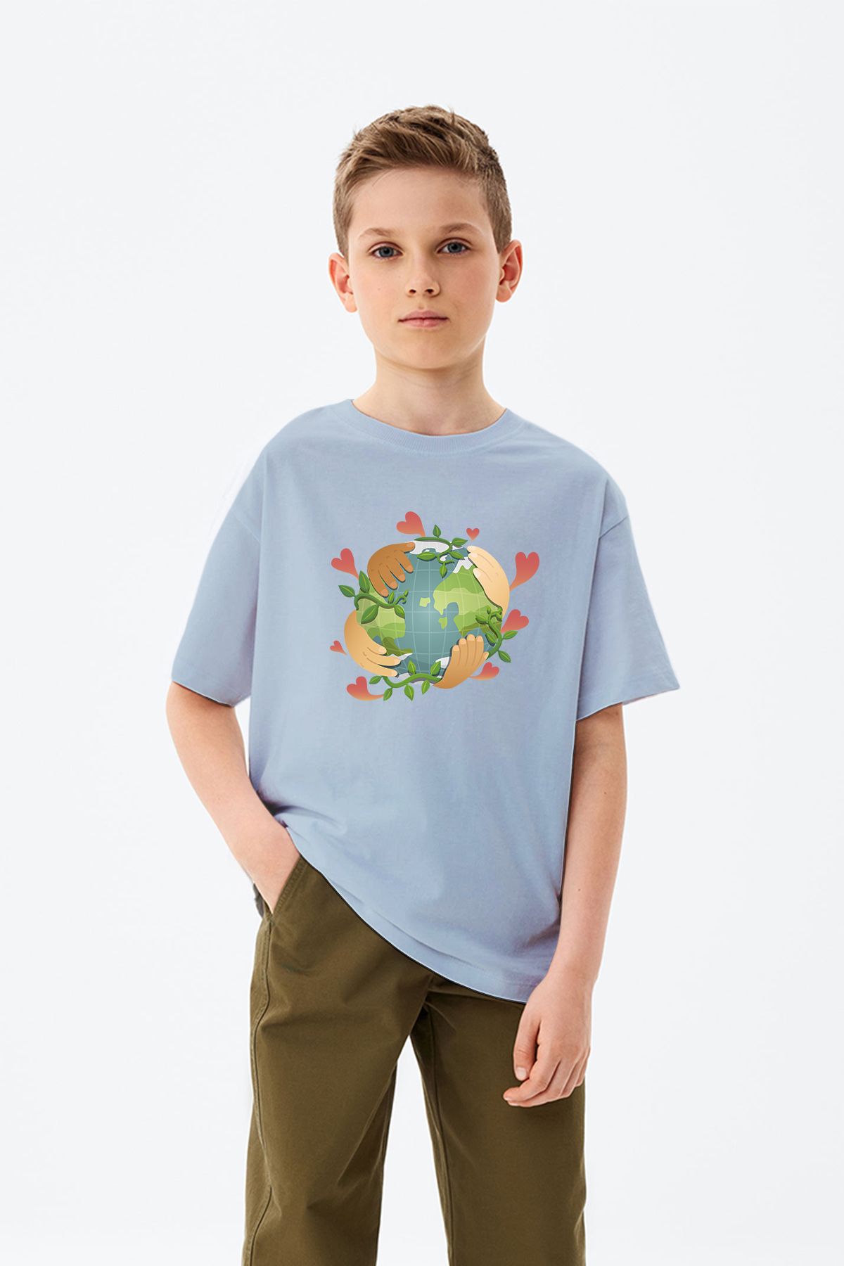 ADABEBEK Dünya Desenli Çocuklar El ele Baskılı 23 Nisan Özel Erkek Çocuk Tişört
