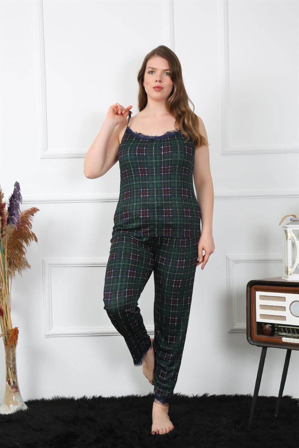Tozlu Yaka Moda Çizgi Kadın Büyük Beden Yeşil Ekoseli I?p Askılı Pijama Takım 202197