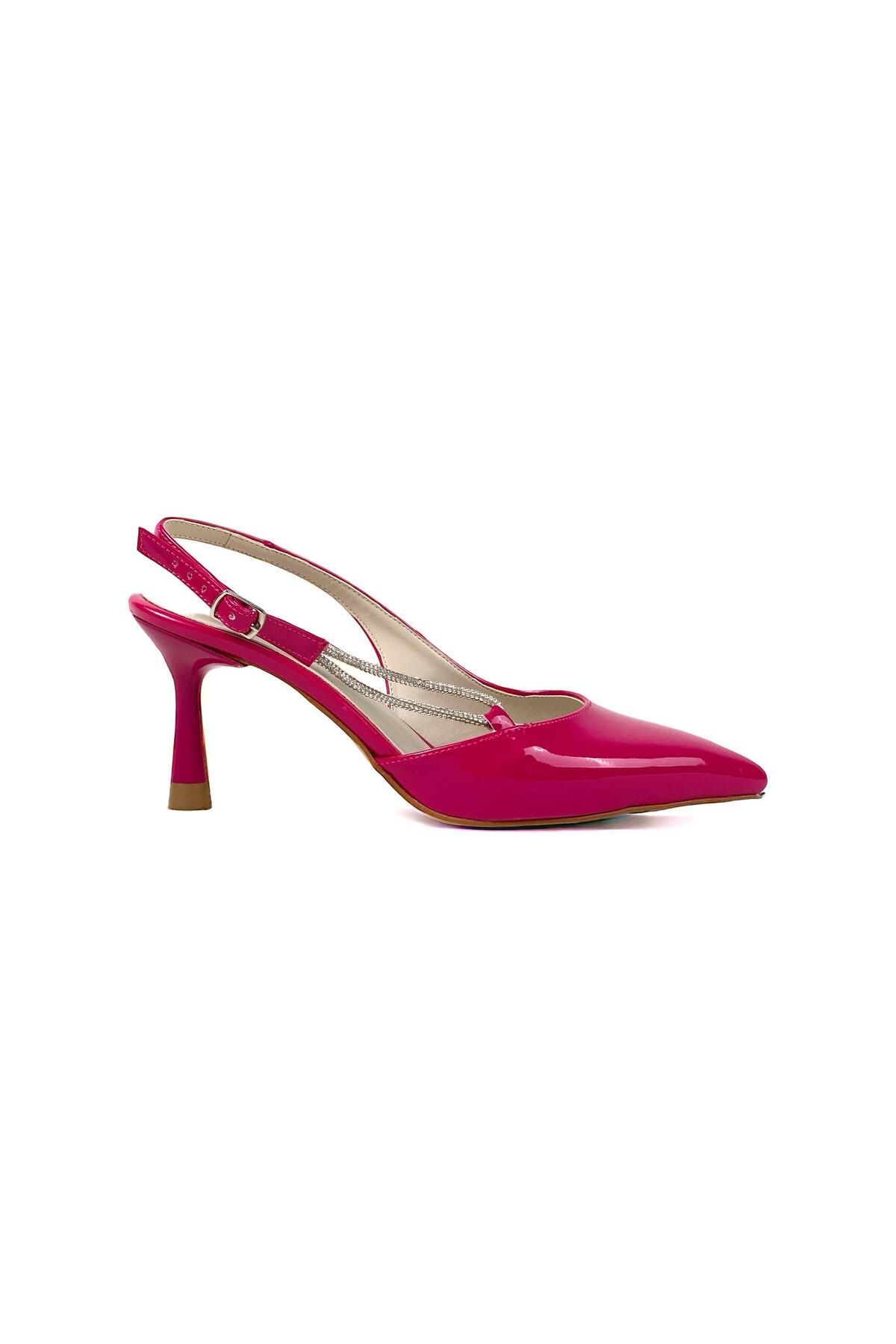 bescobel Kadın Uklan Fuşya Rugan Taş Detaylı Ayakkabı Sandalet 7 cm 705