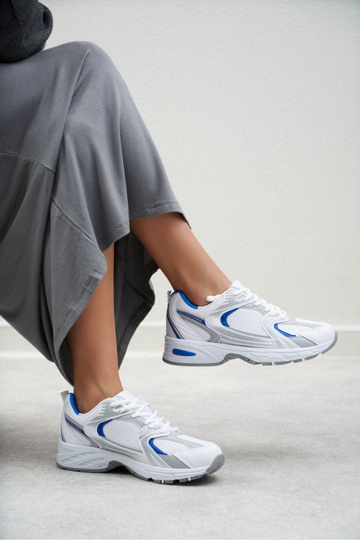 NİŞANTAŞI SHOES Vicky Beyaz Gri Mavi Detay Bağcıklı Kadın Spor Ayakkabı