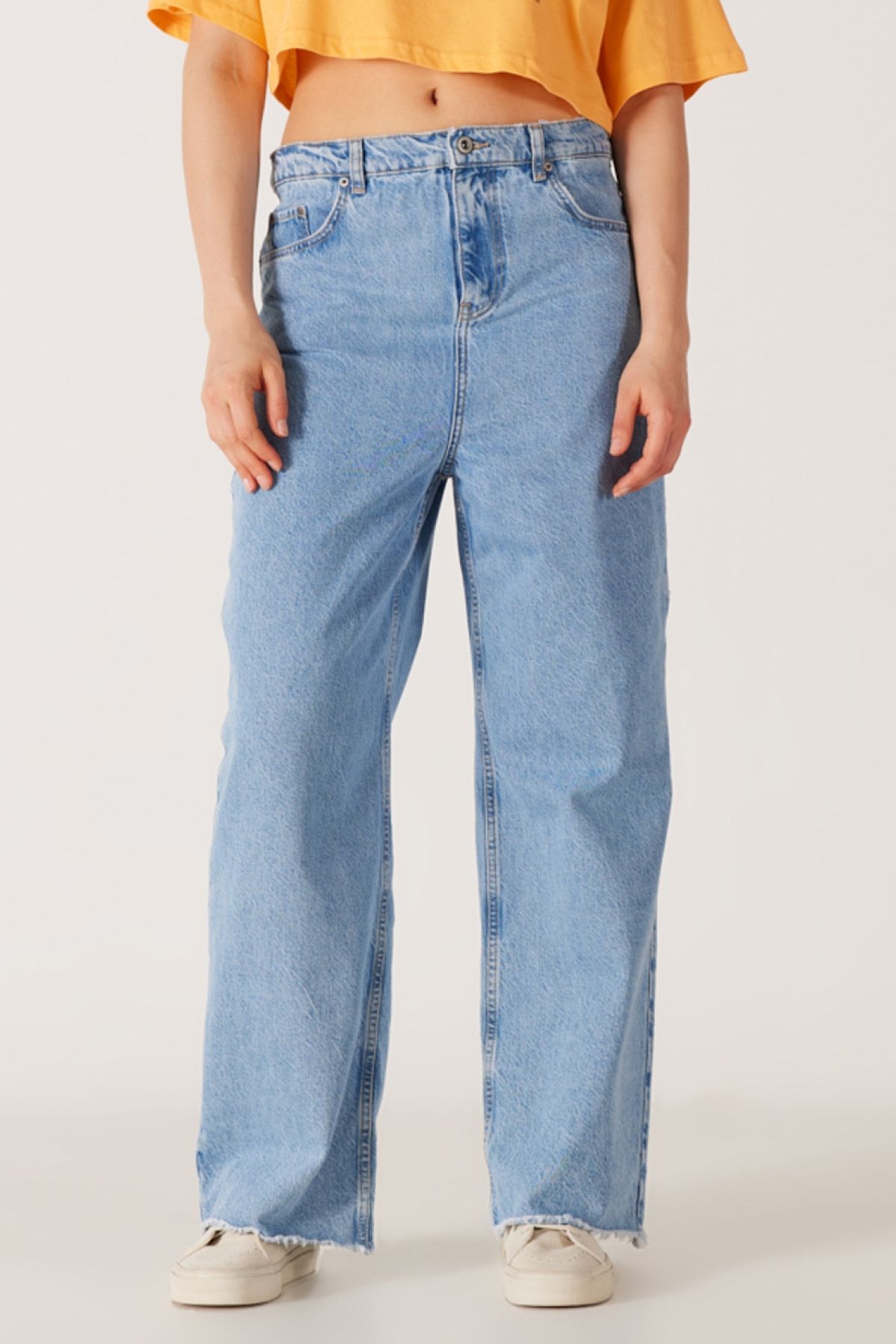 Wrangler Straight Fit Düz Kesim %100 Pamuk Normal Bel Açık Mavi Jean Kot Pantolon