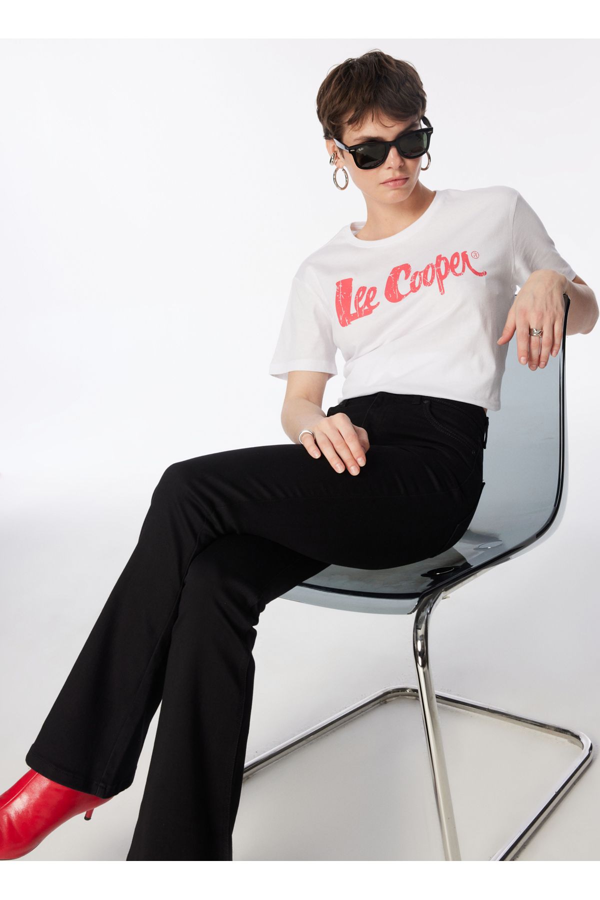 Lee Cooper O Yaka Baskılı Kırık Beyaz Kadın T-Shirt 242 LCF 242005 LONDONLOGO BEYAZ-K