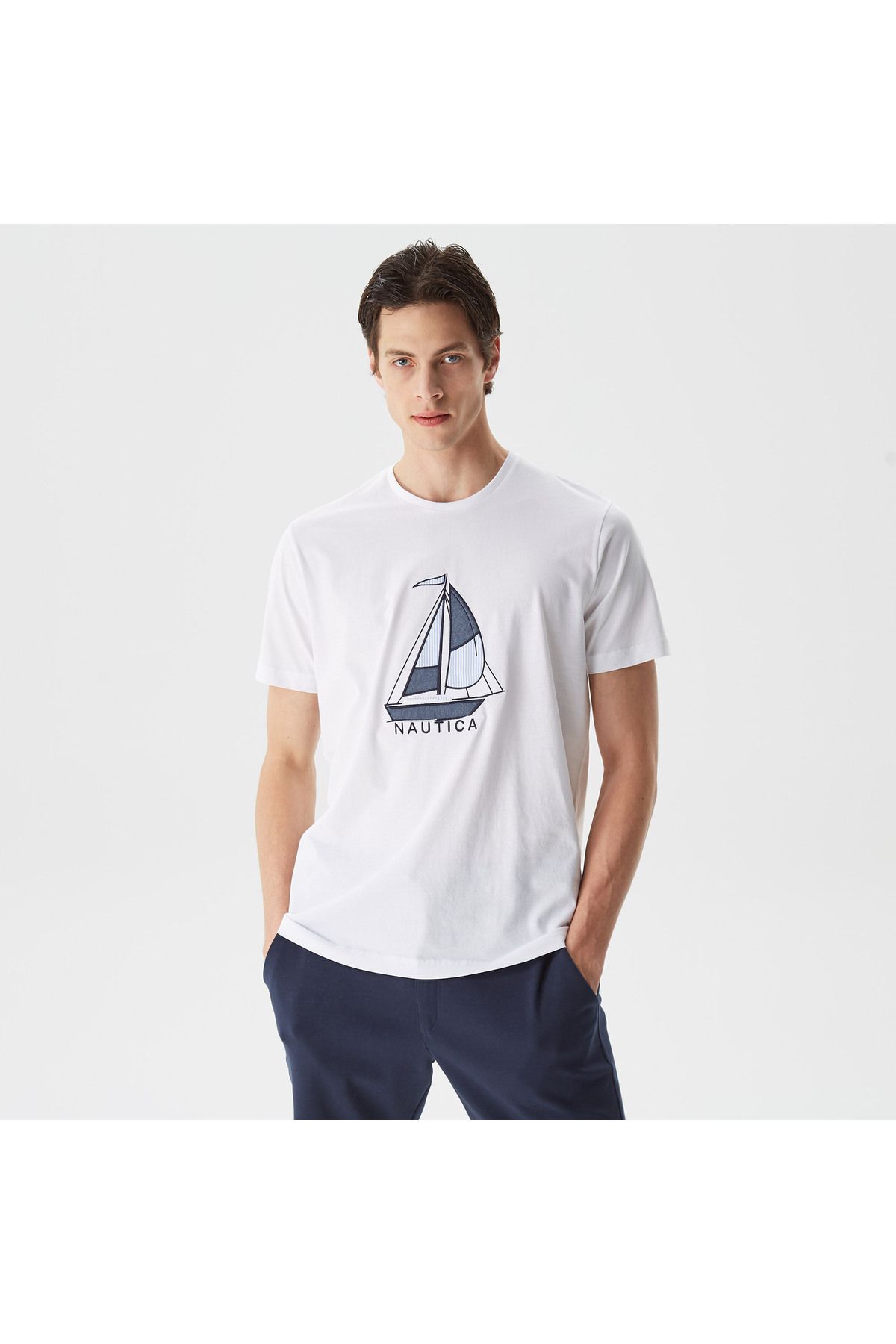 Nautica Erkek Beyaz Desenli? Standart Fit Kisa Kollu T-shirt
