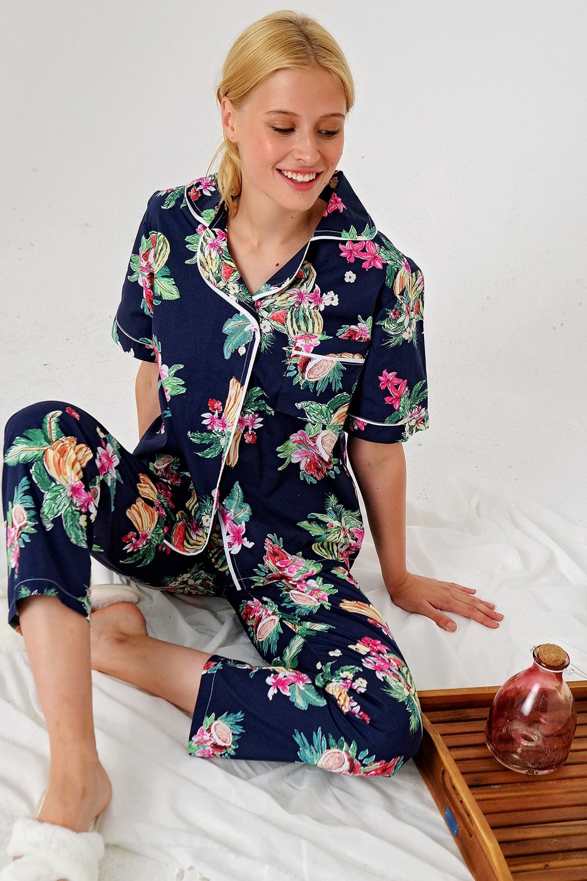 Trend Alaçatı Stili Kadın Lacivert Çiçek Desenli Gömlek Yaka Pijama Takım ALC-X4803